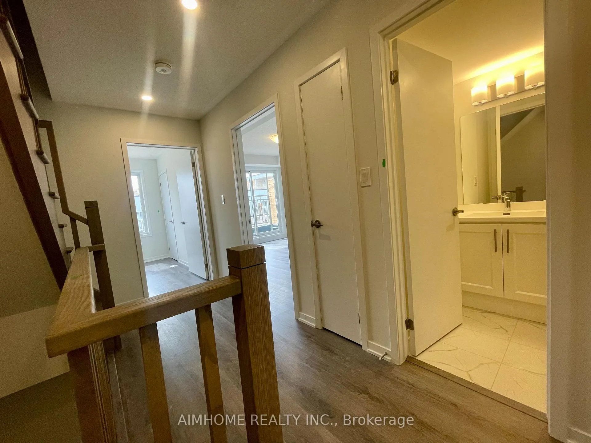 Photo 10 of Unit 218, 131 Honeycrisp Crescent, Vaughan, Vaughan Corporate Centre — HOMEH