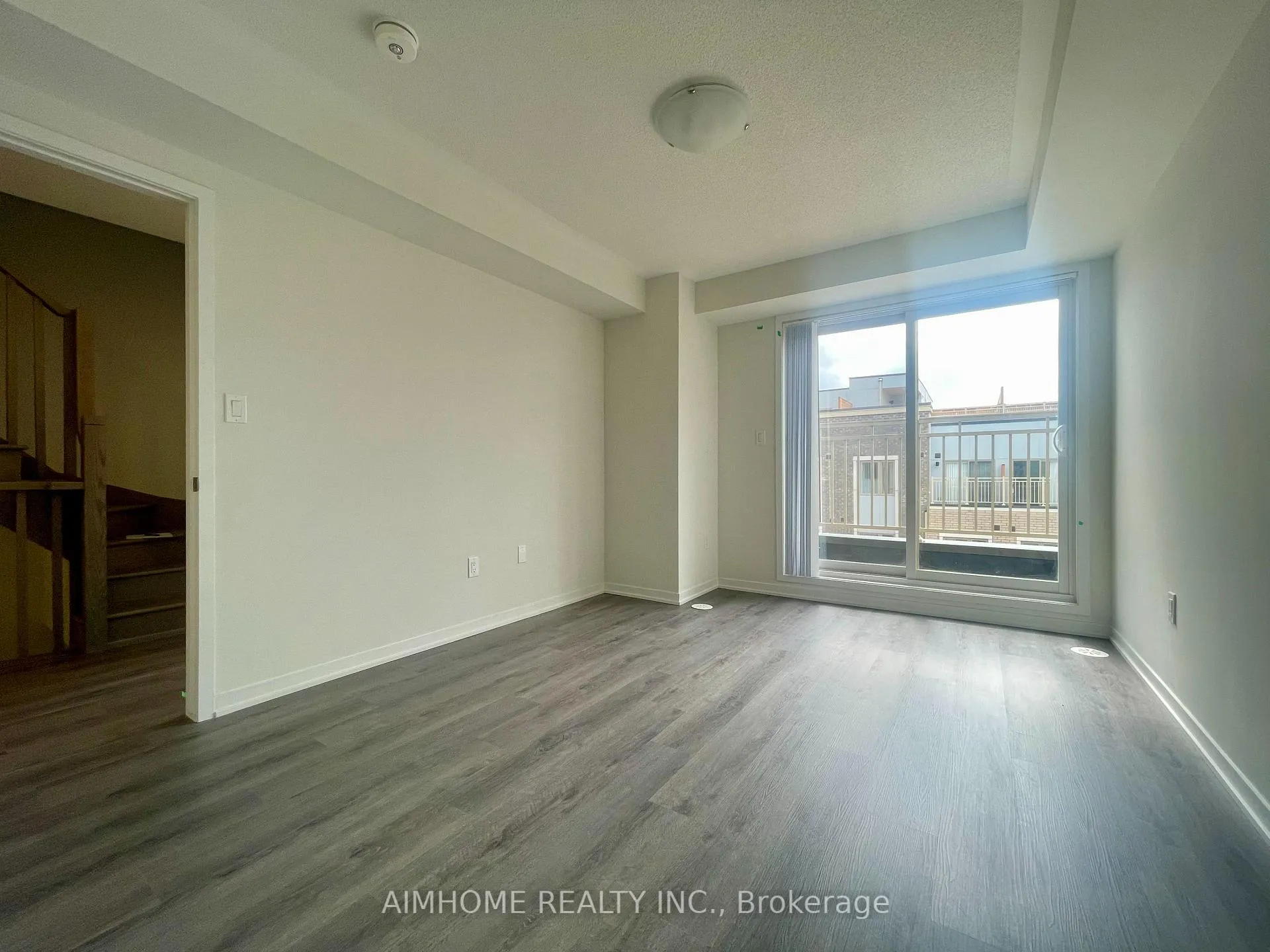 Photo 11 of Unit 218, 131 Honeycrisp Crescent, Vaughan, Vaughan Corporate Centre — HOMEH