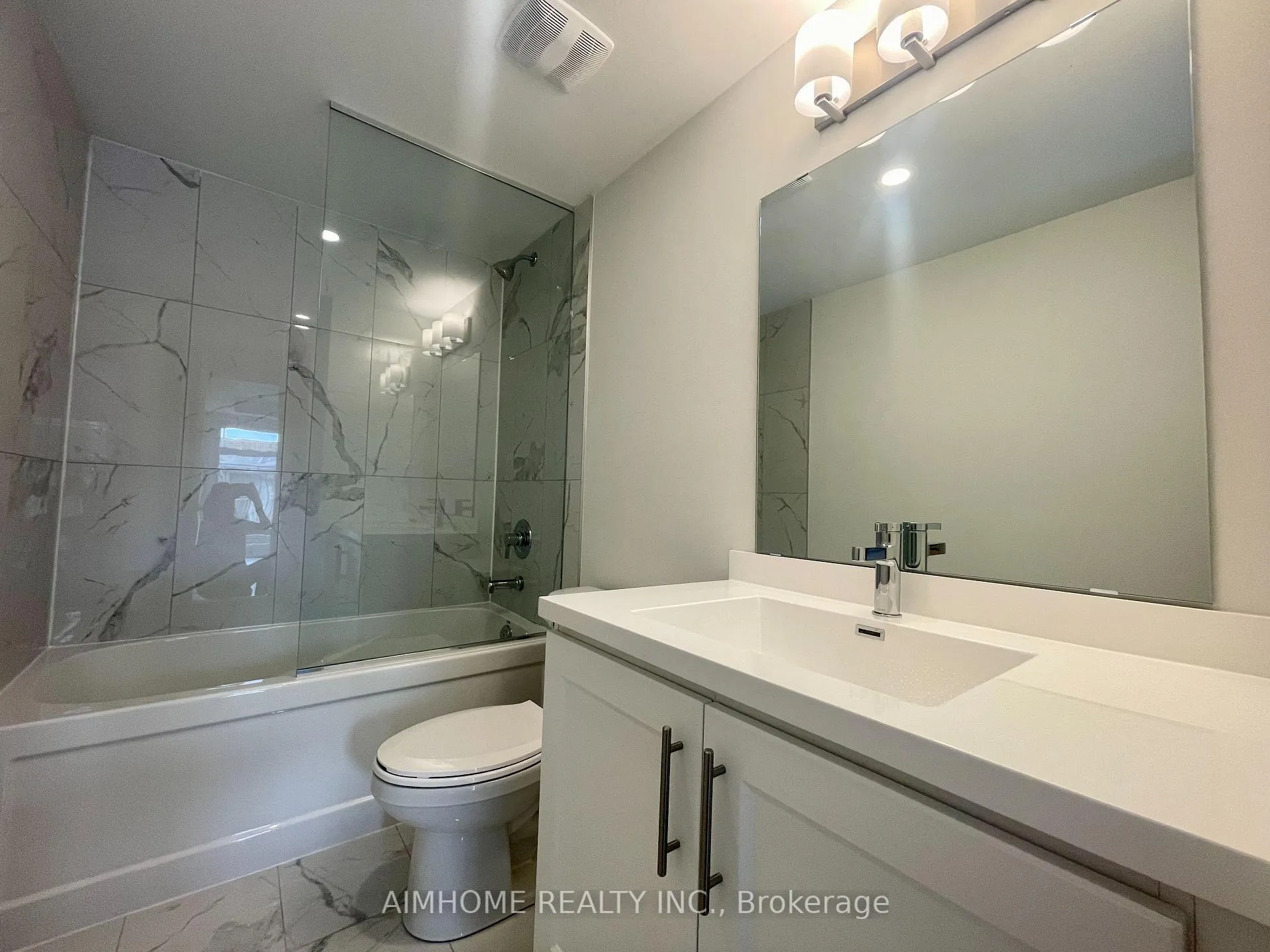 Photo 13 of Unit 218, 131 Honeycrisp Crescent, Vaughan, Vaughan Corporate Centre — HOMEH