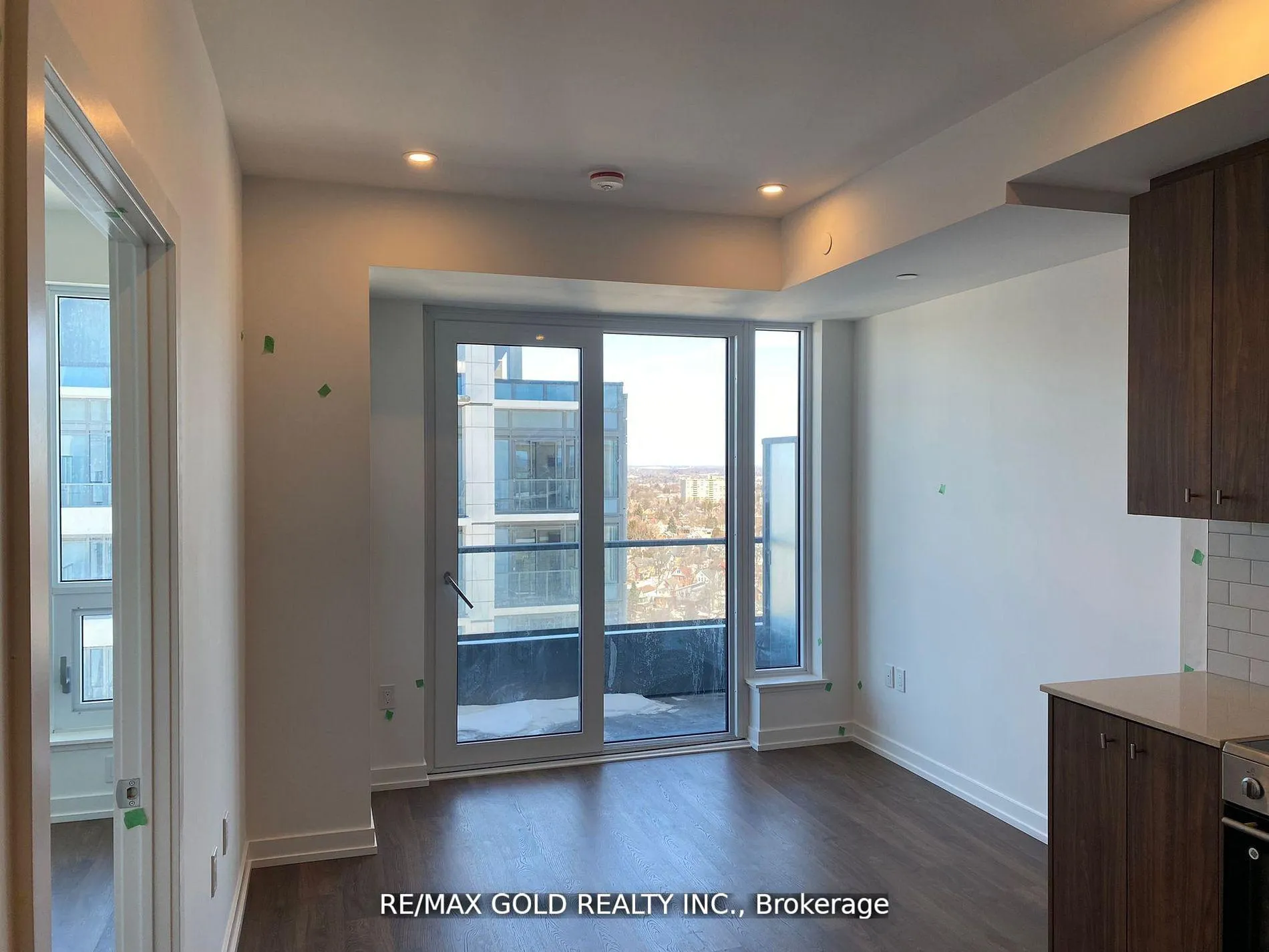 Photo 5 of Unit 1914, 15 Wellington Street S, Kitchener, Cherry Hill — HOMEH