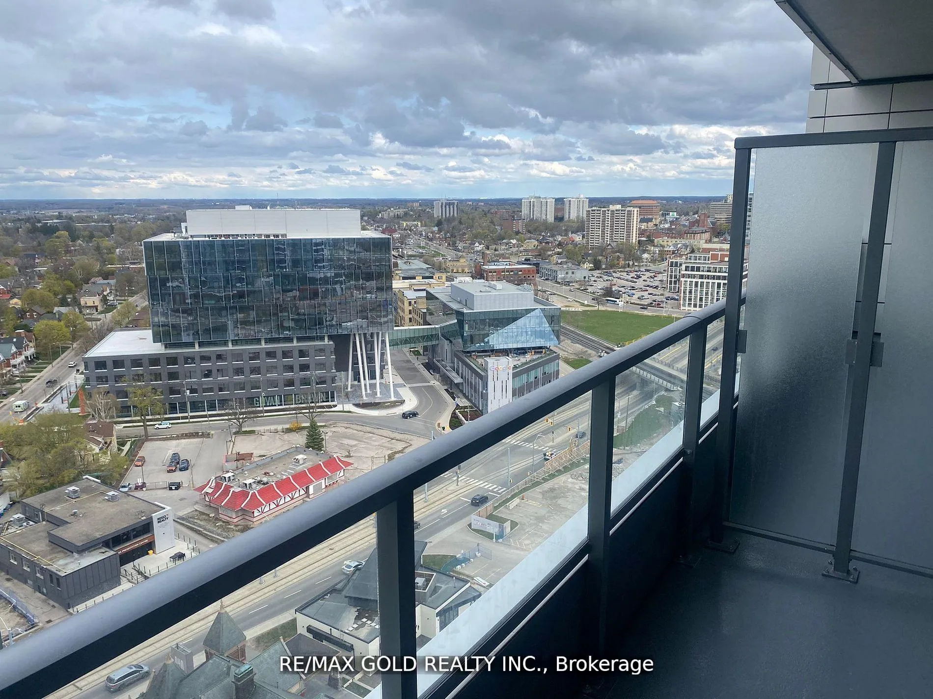 Photo 12 of Unit 1914, 15 Wellington Street S, Kitchener, Cherry Hill — HOMEH