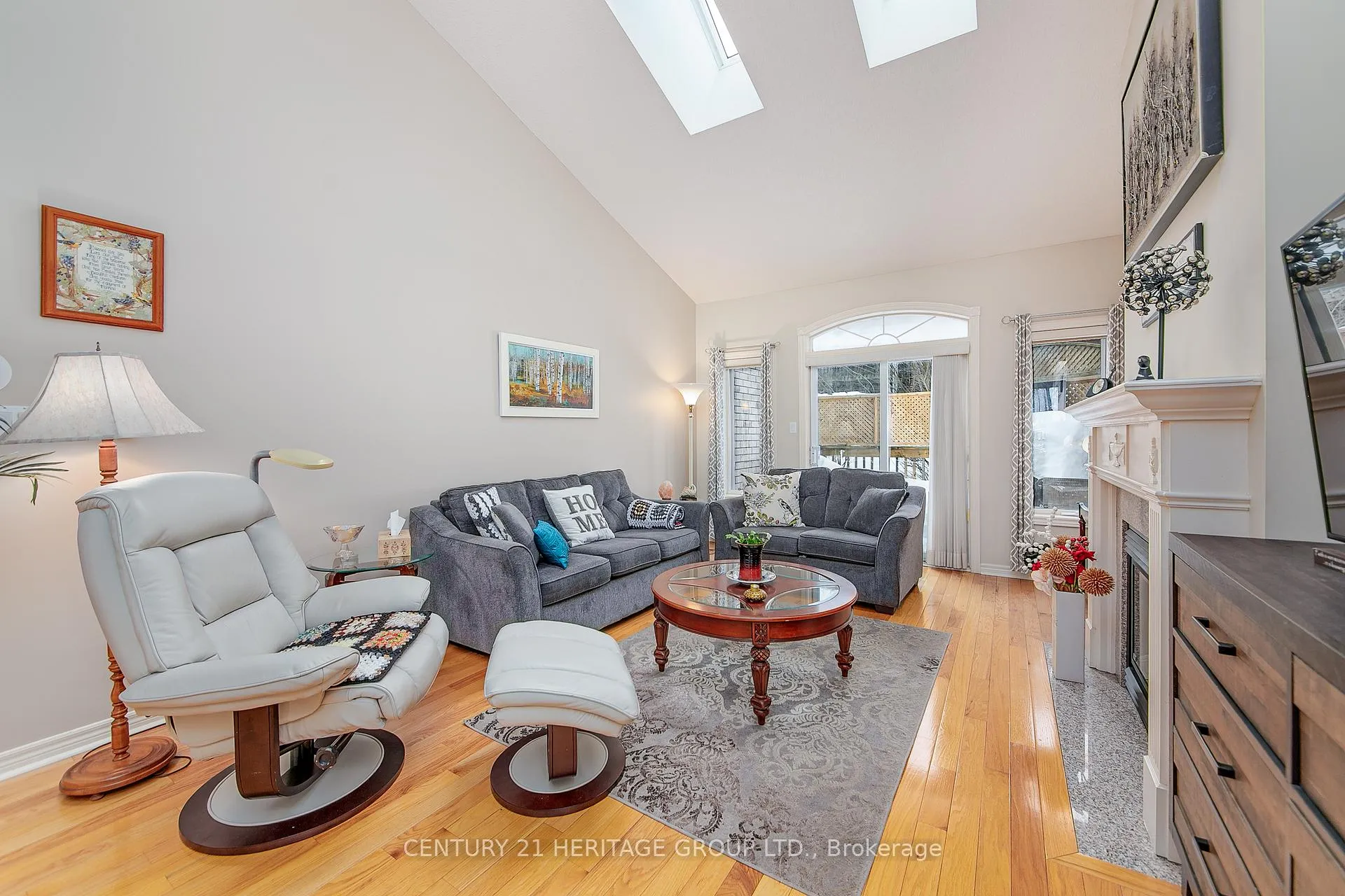 Photo 10 of 4 Artisan Lane, New Tecumseth, Alliston — HOMEH