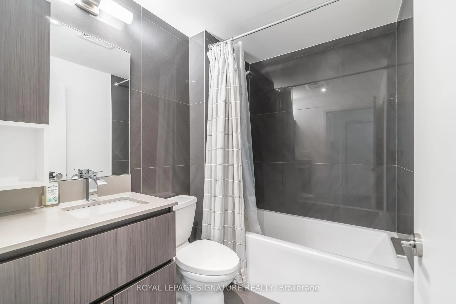 Photo 5 of Unit 715, 15 Baseball Place, Toronto, South Riverdale — HOMEH