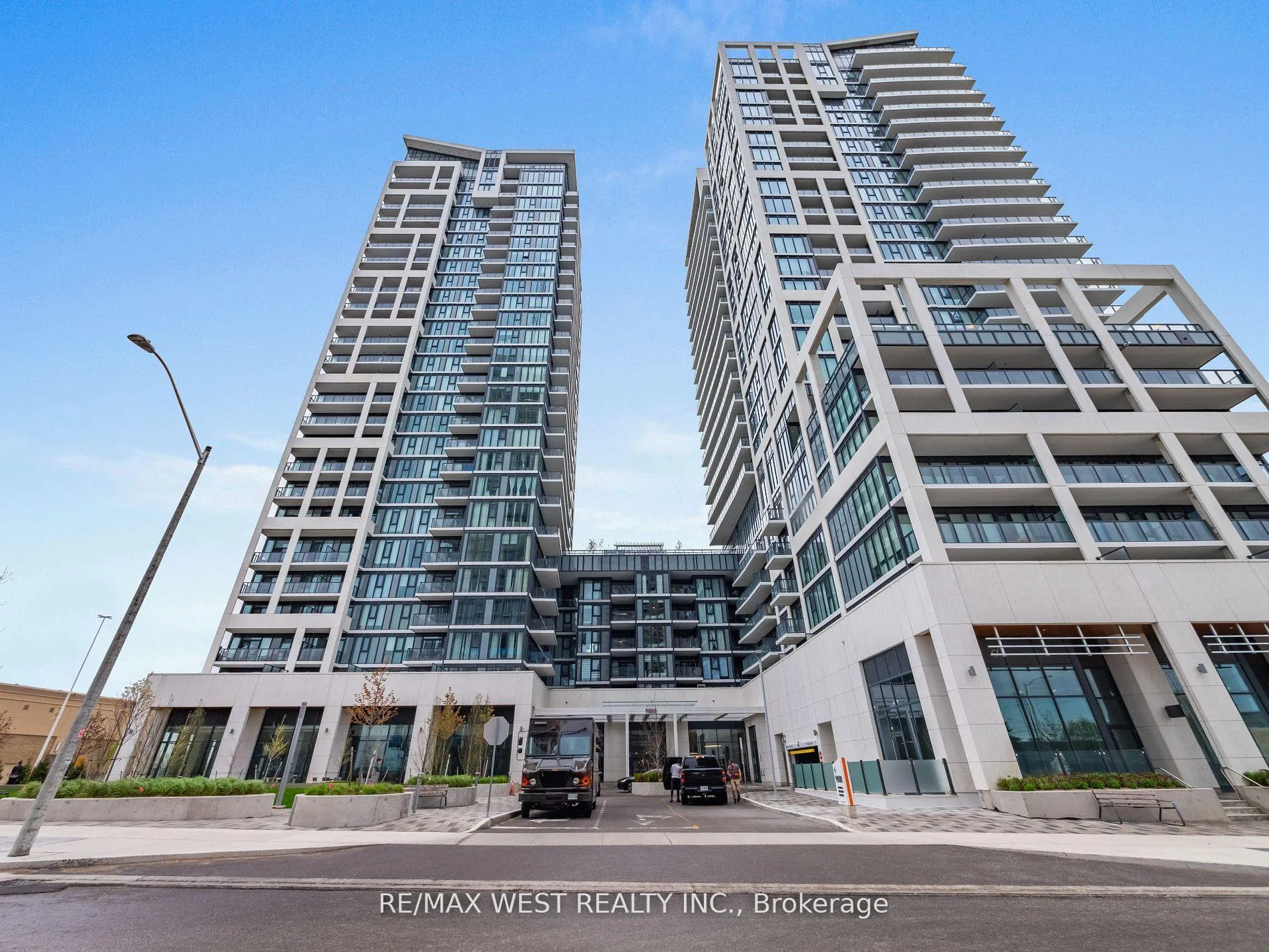 Photo 2 of Unit 411, 9000 Jane Street, Vaughan, Concord — HOMEH