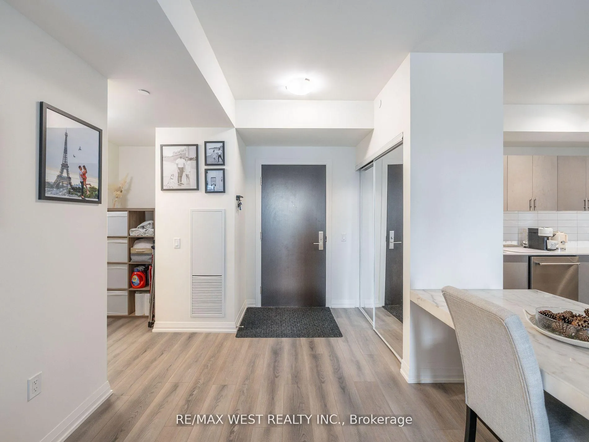 Photo 3 of Unit 411, 9000 Jane Street, Vaughan, Concord — HOMEH