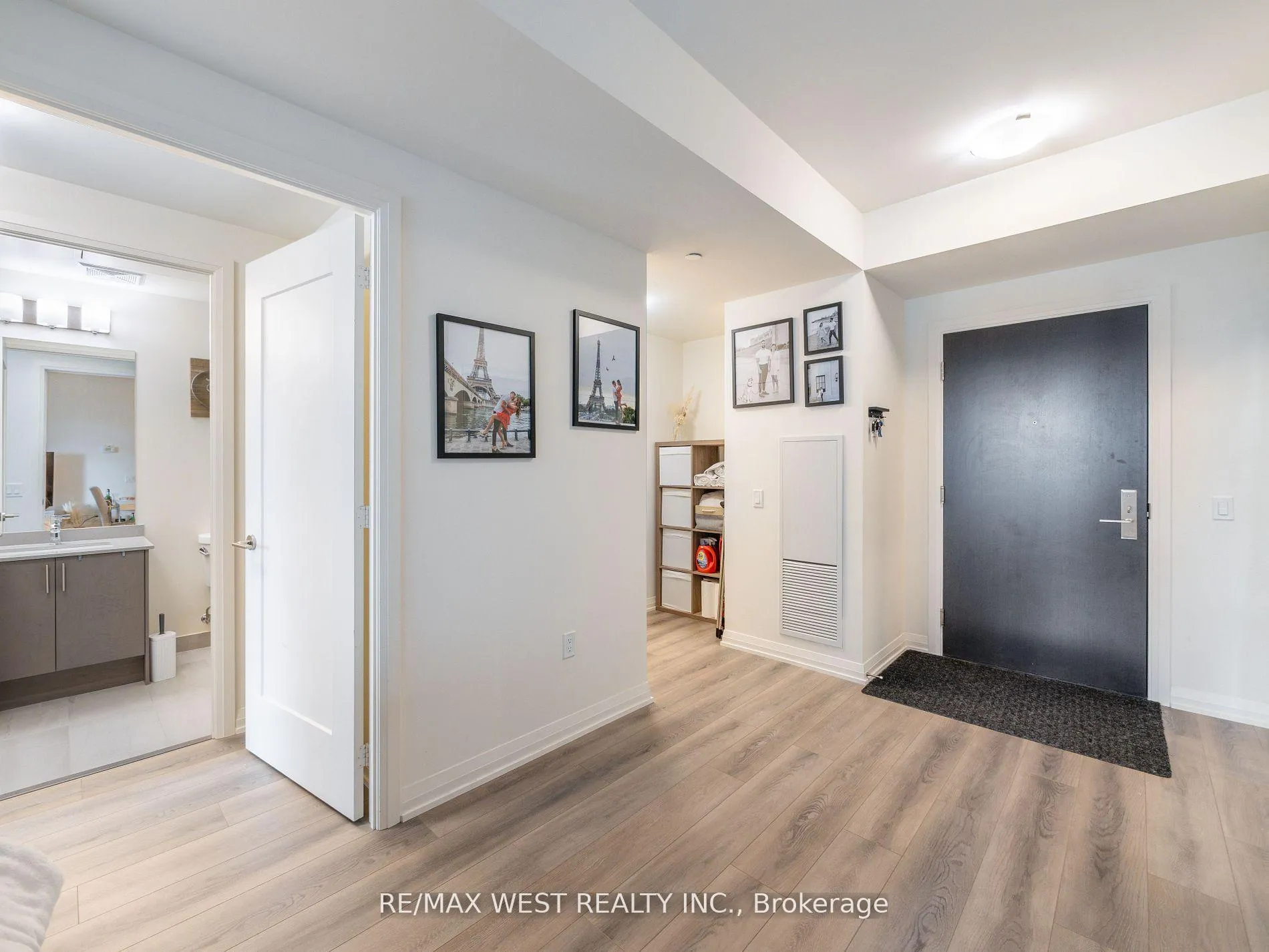 Photo 5 of Unit 411, 9000 Jane Street, Vaughan, Concord — HOMEH