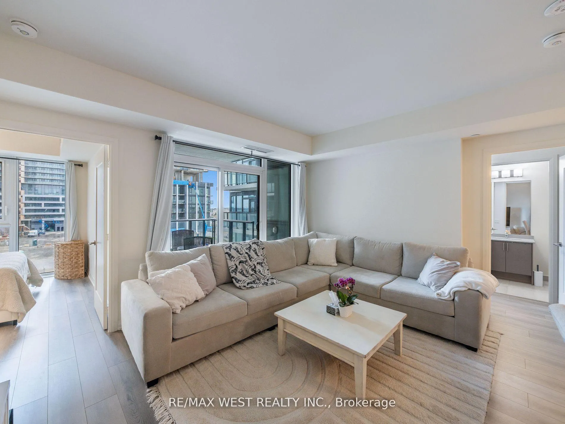 Photo 9 of Unit 411, 9000 Jane Street, Vaughan, Concord — HOMEH
