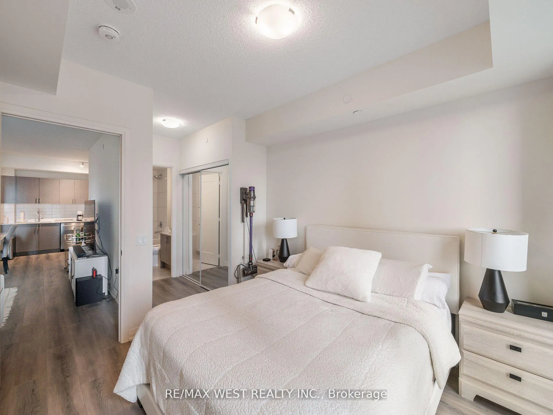 Photo 12 of Unit 411, 9000 Jane Street, Vaughan, Concord — HOMEH