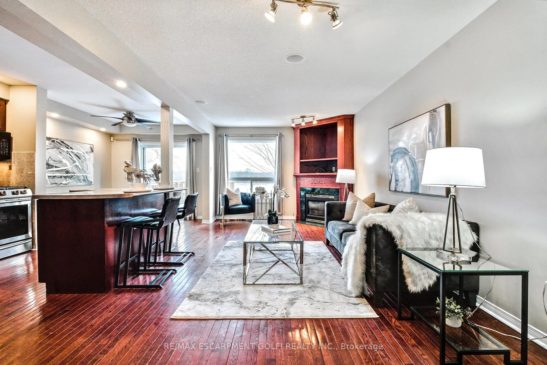 Photo 4 of Unit 31, 800 Paramount Drive, Hamilton, Stoney Creek — HOMEH