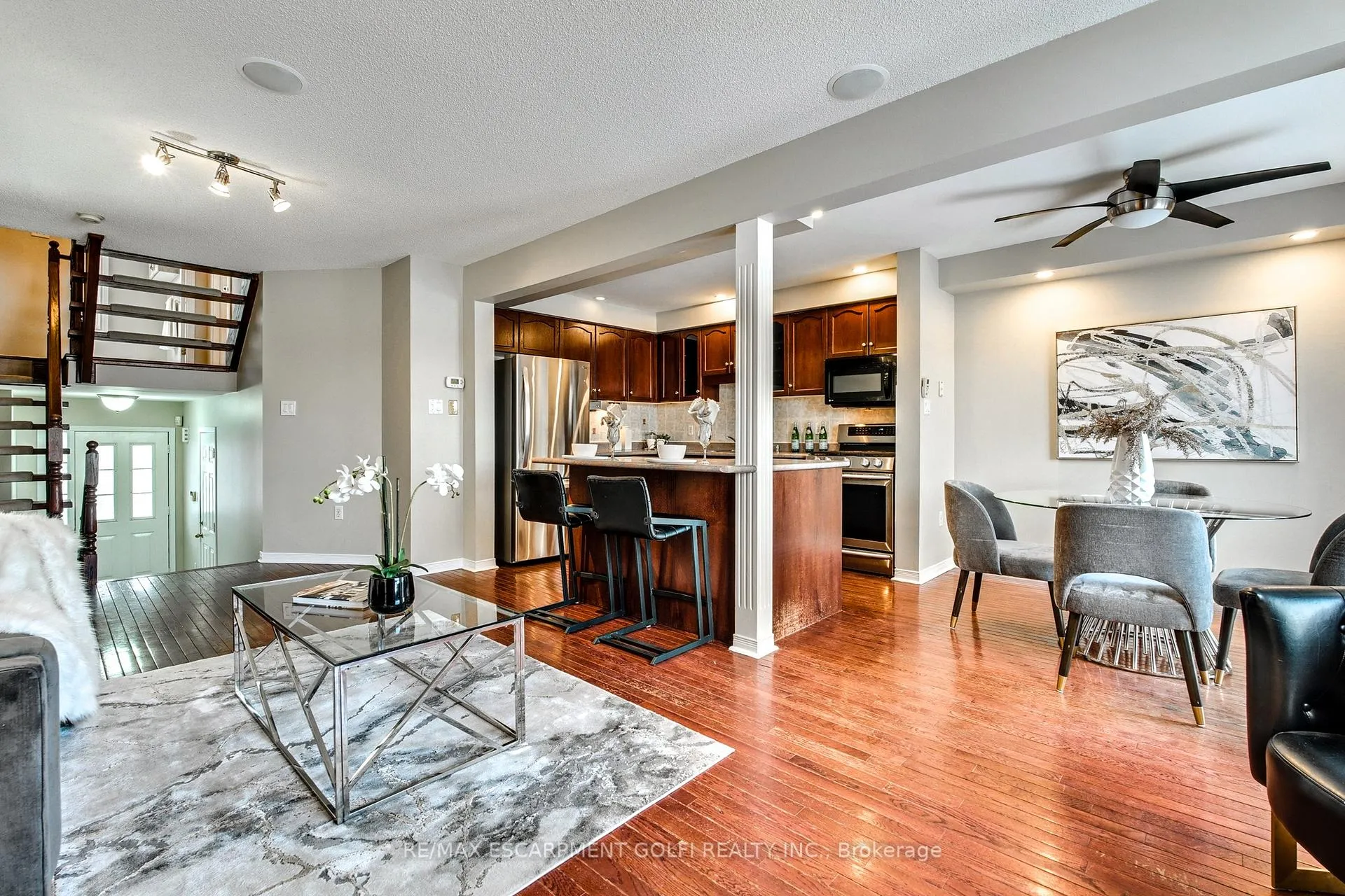 Photo 7 of Unit 31, 800 Paramount Drive, Hamilton, Stoney Creek — HOMEH