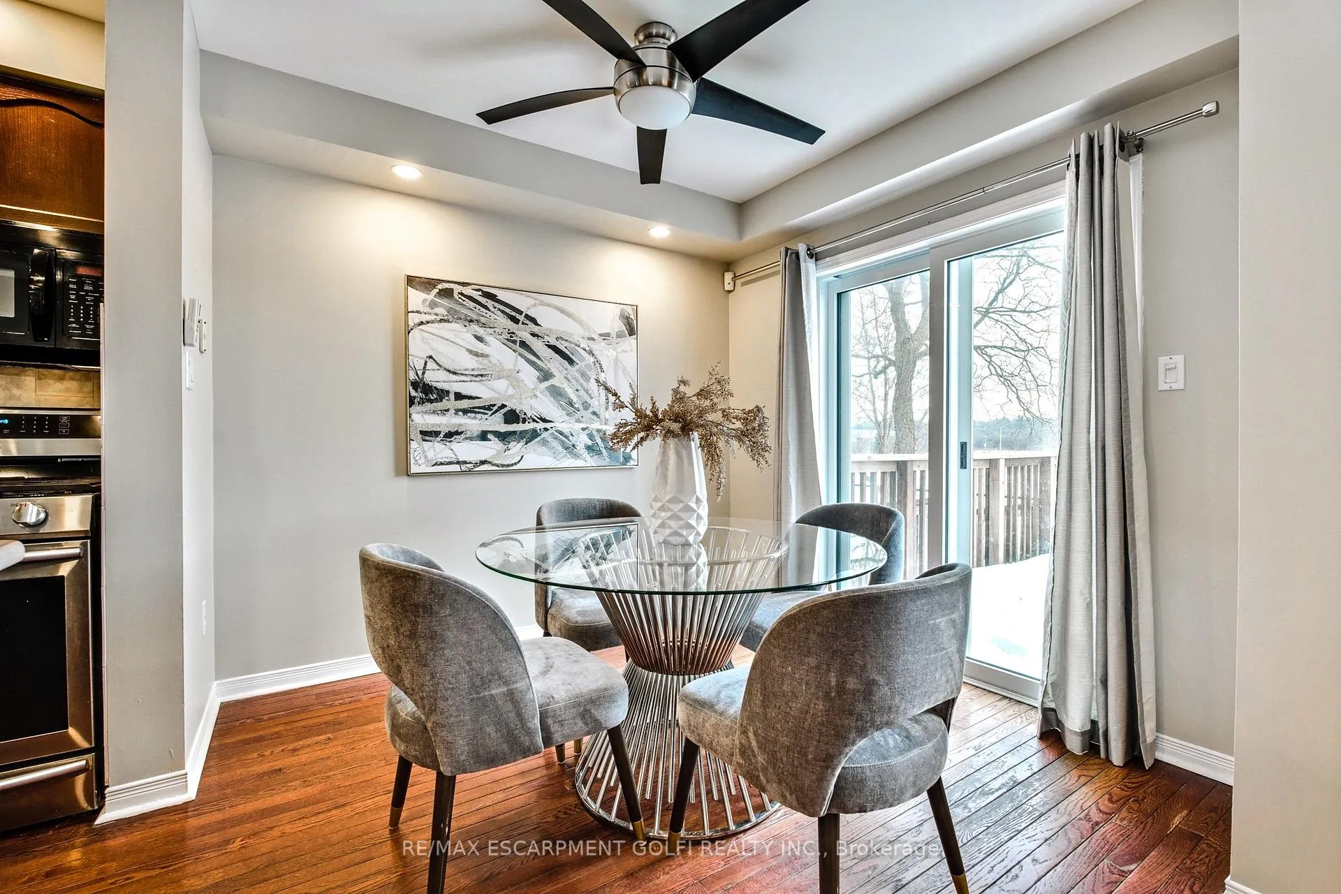 Photo 8 of Unit 31, 800 Paramount Drive, Hamilton, Stoney Creek — HOMEH