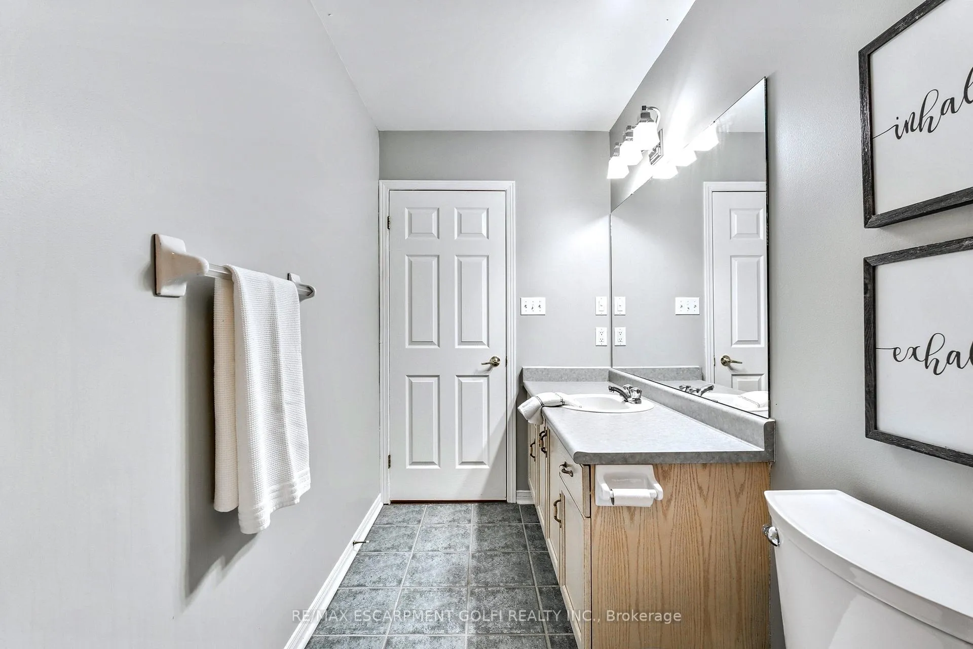 Photo 24 of Unit 31, 800 Paramount Drive, Hamilton, Stoney Creek — HOMEH