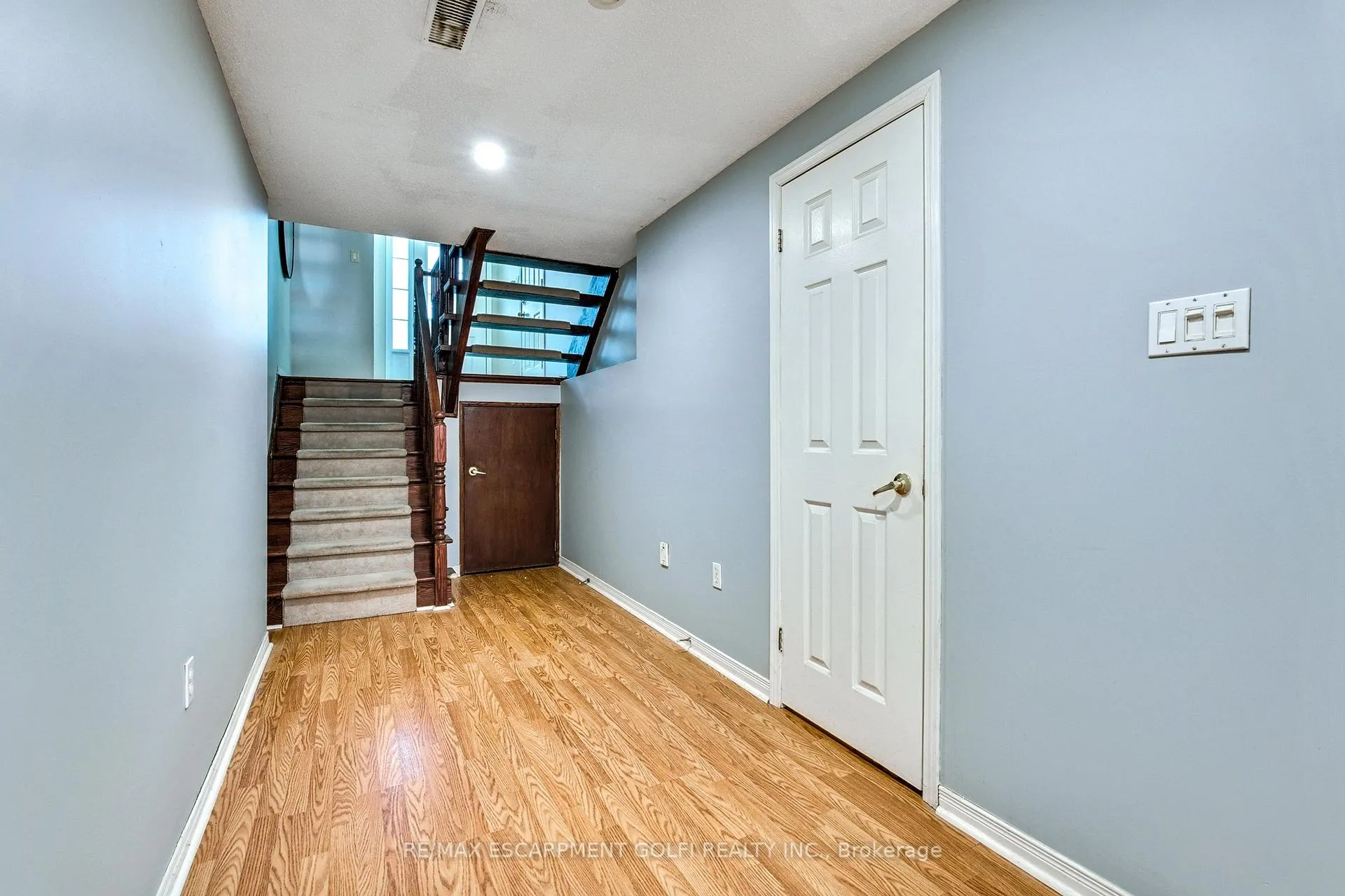 Photo 26 of Unit 31, 800 Paramount Drive, Hamilton, Stoney Creek — HOMEH