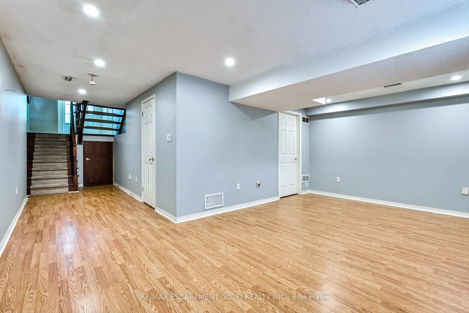 Photo 27 of Unit 31, 800 Paramount Drive, Hamilton, Stoney Creek — HOMEH