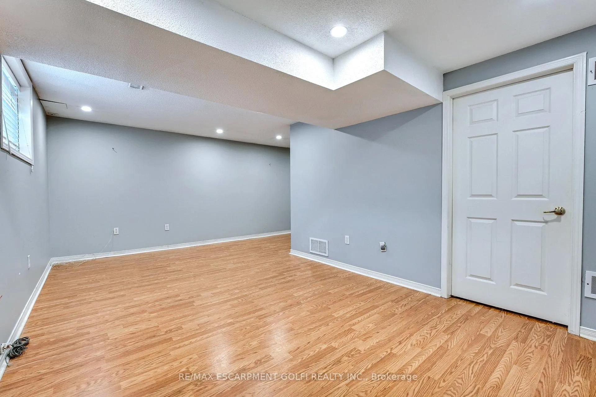 Photo 29 of Unit 31, 800 Paramount Drive, Hamilton, Stoney Creek — HOMEH