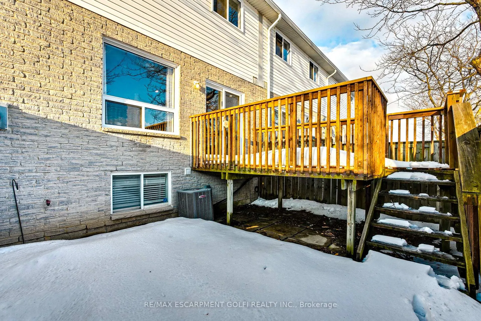 Photo 33 of Unit 31, 800 Paramount Drive, Hamilton, Stoney Creek — HOMEH