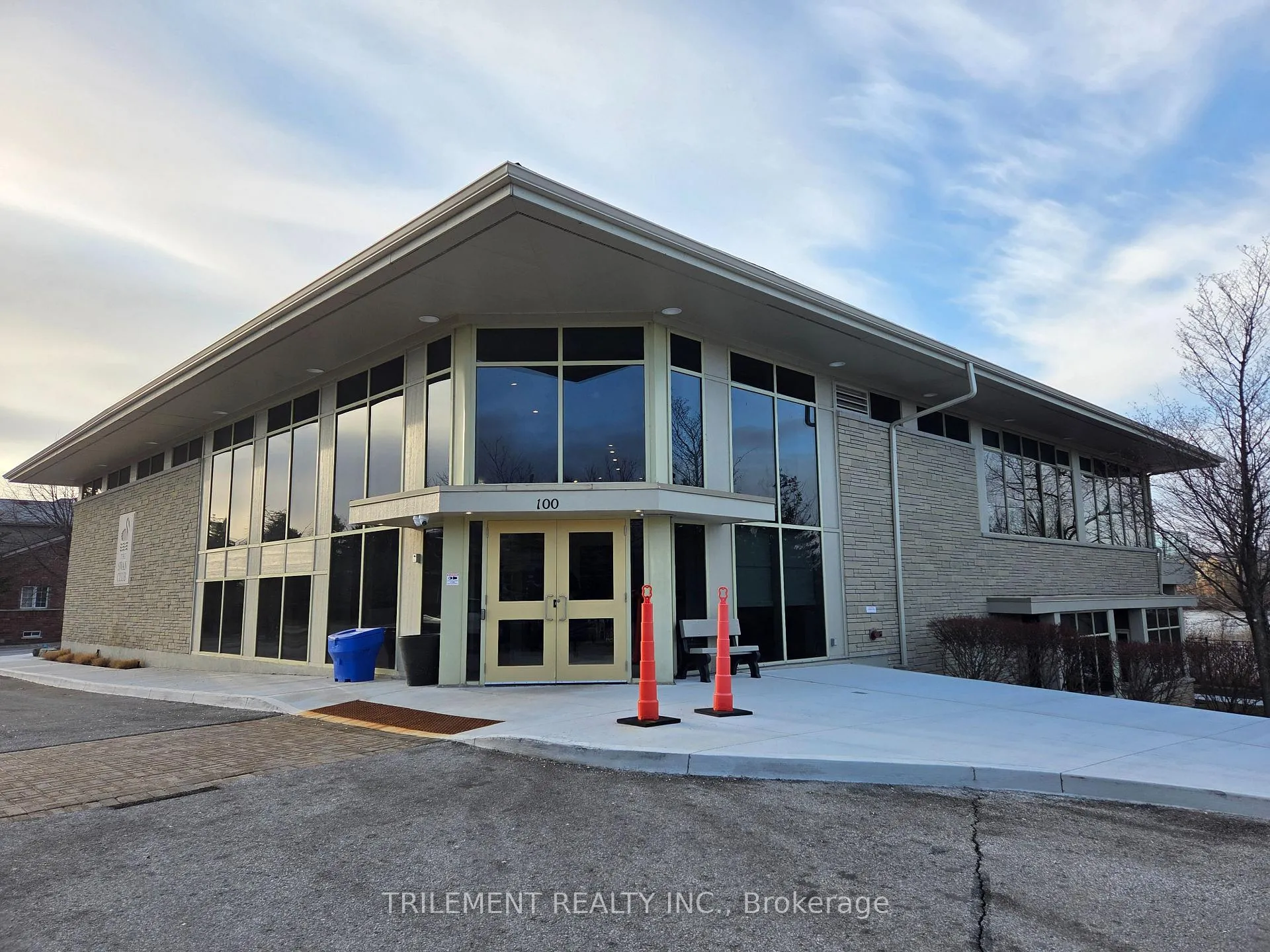 Photo 7 of 72 Louisbourg Way, Markham, Greensborough — HOMEH