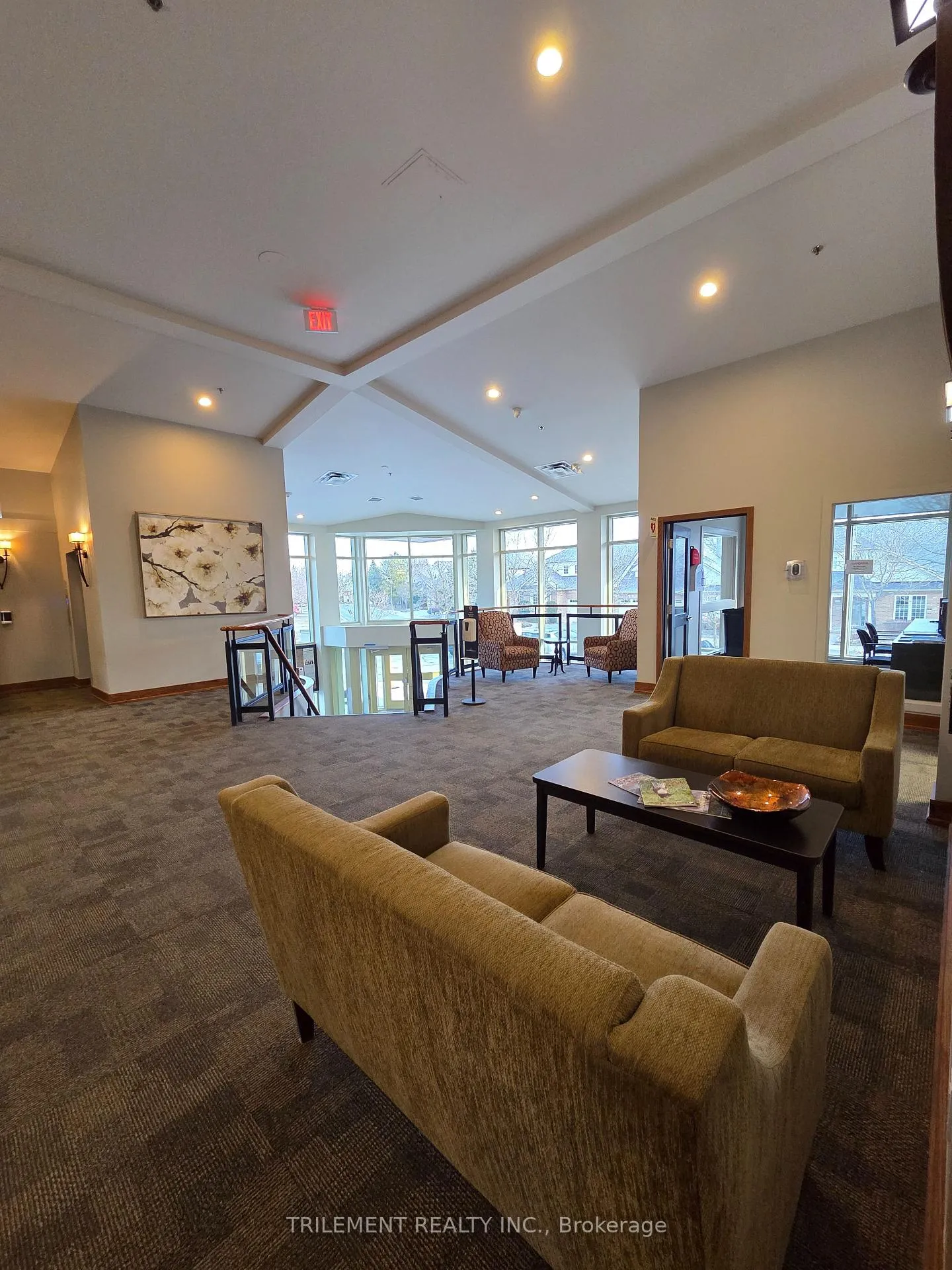 Photo 10 of 72 Louisbourg Way, Markham, Greensborough — HOMEH