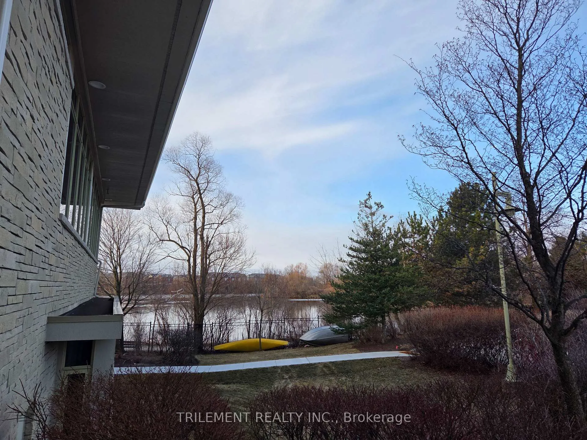 Photo 14 of 72 Louisbourg Way, Markham, Greensborough — HOMEH