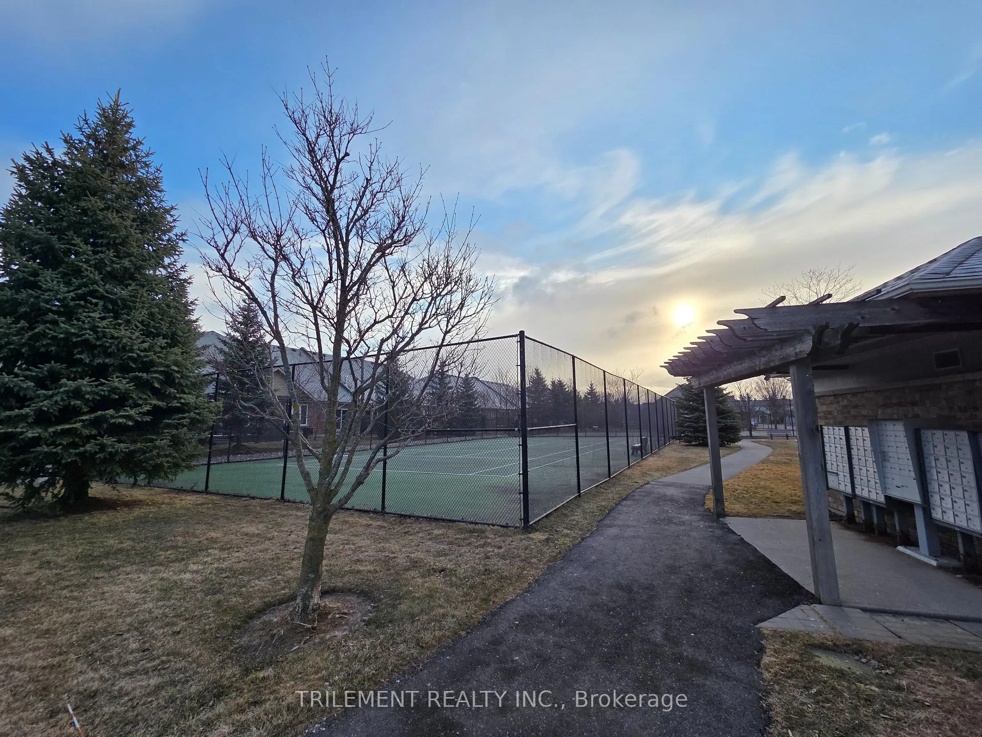Photo 15 of 72 Louisbourg Way, Markham, Greensborough — HOMEH