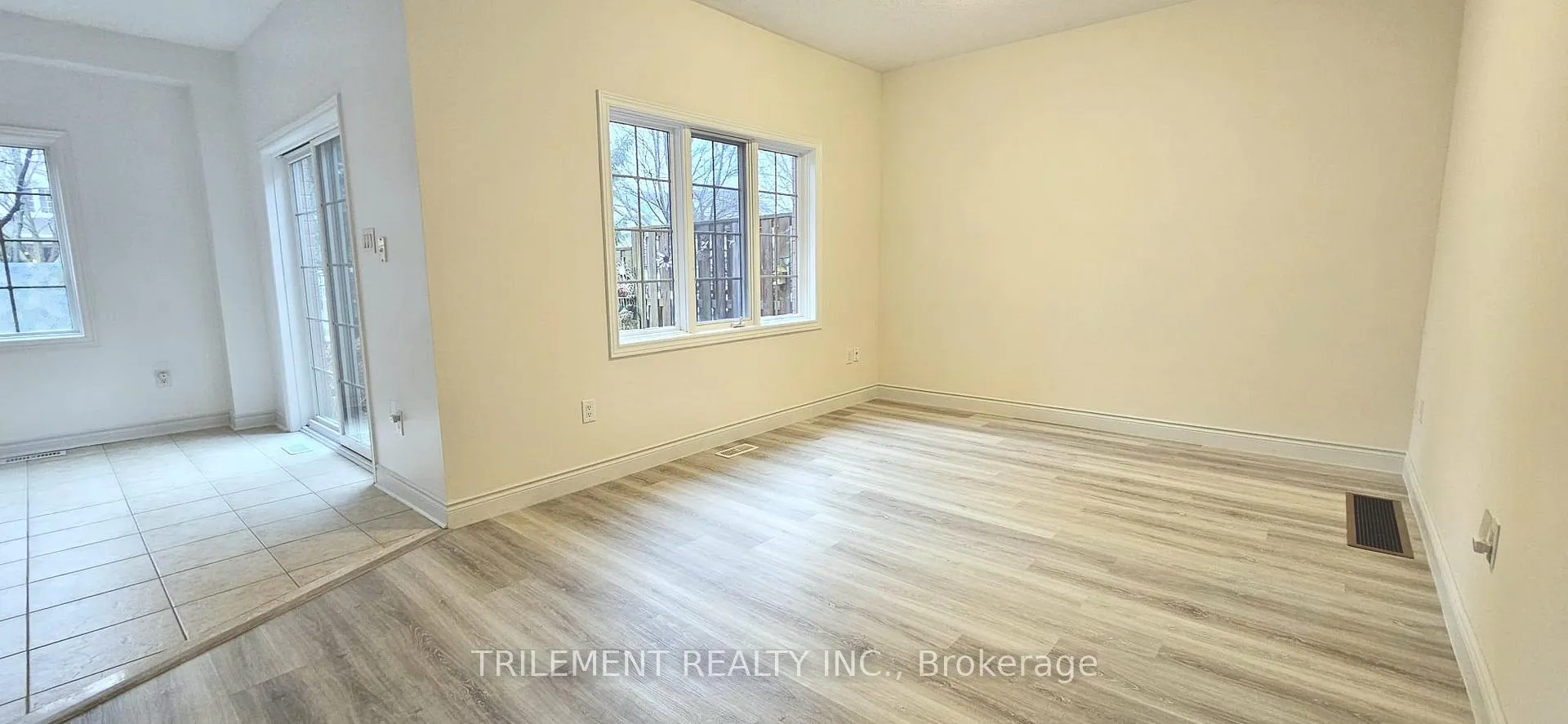 Photo 16 of 72 Louisbourg Way, Markham, Greensborough — HOMEH