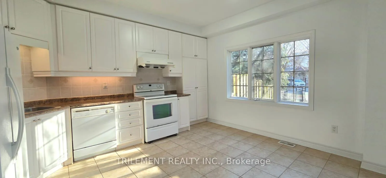 Photo 25 of 72 Louisbourg Way, Markham, Greensborough — HOMEH