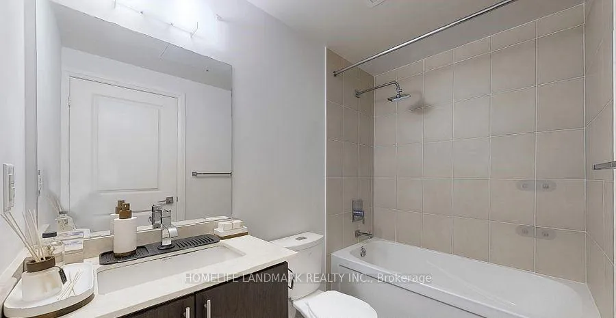 Photo 9 of Unit 827, 7161 Yonge St Street, Markham, Grandview — HOMEH