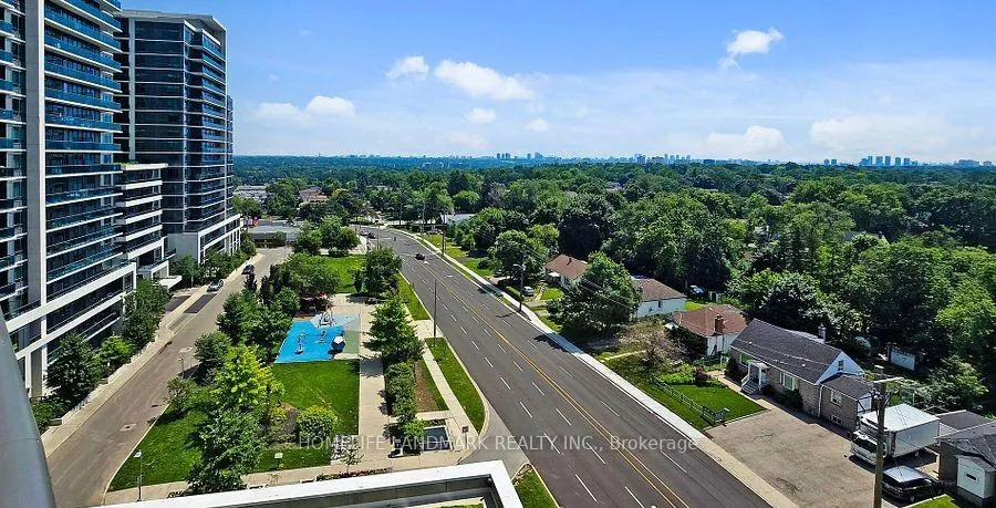 Photo 17 of Unit 827, 7161 Yonge St Street, Markham, Grandview — HOMEH