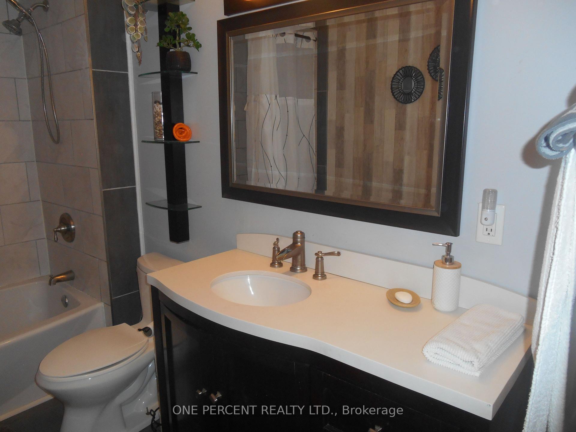 Photo 9 of 25 Chieftain Crescent, Barrie, Allandale Heights — HOMEH