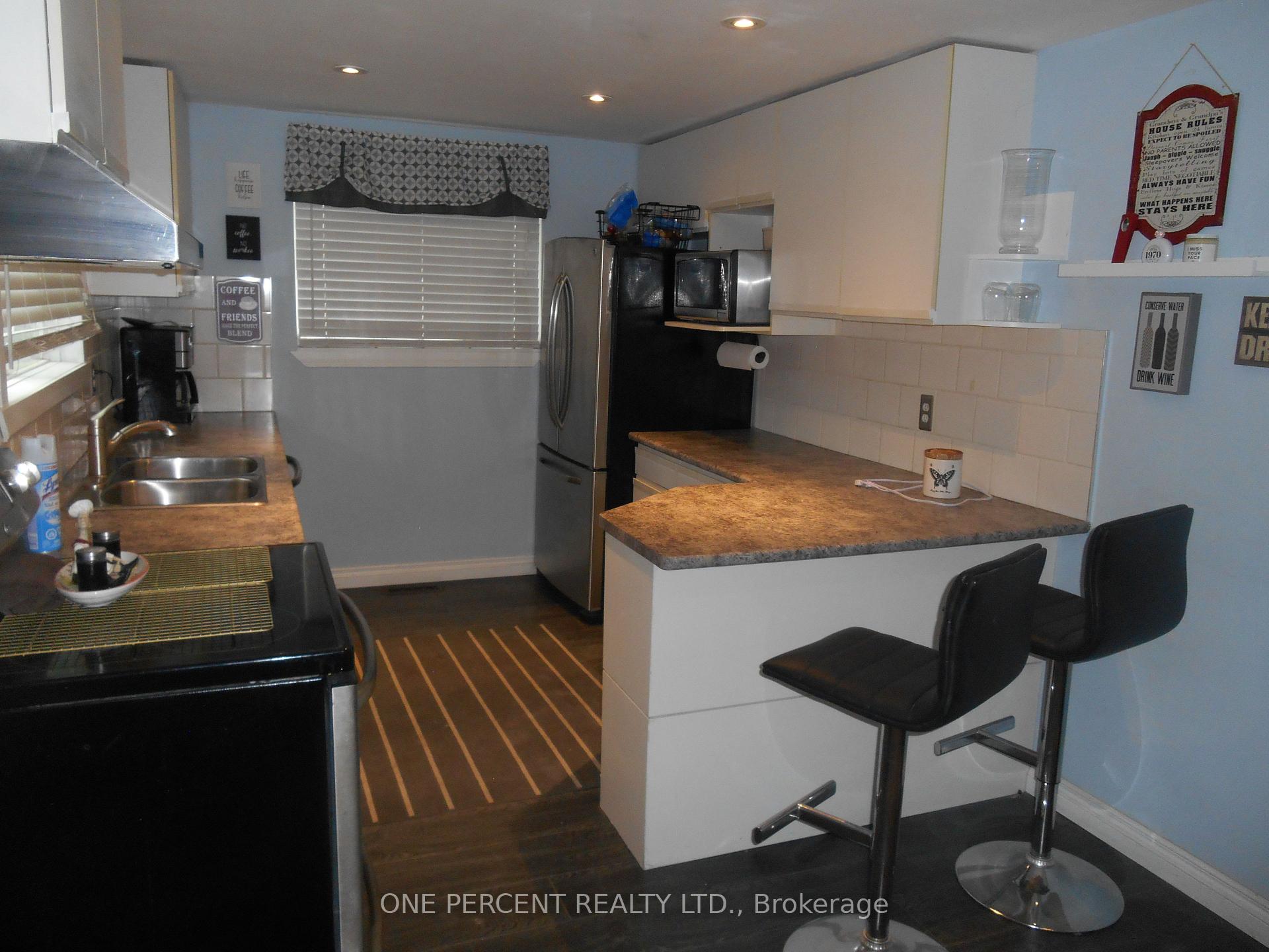 Photo 10 of 25 Chieftain Crescent, Barrie, Allandale Heights — HOMEH