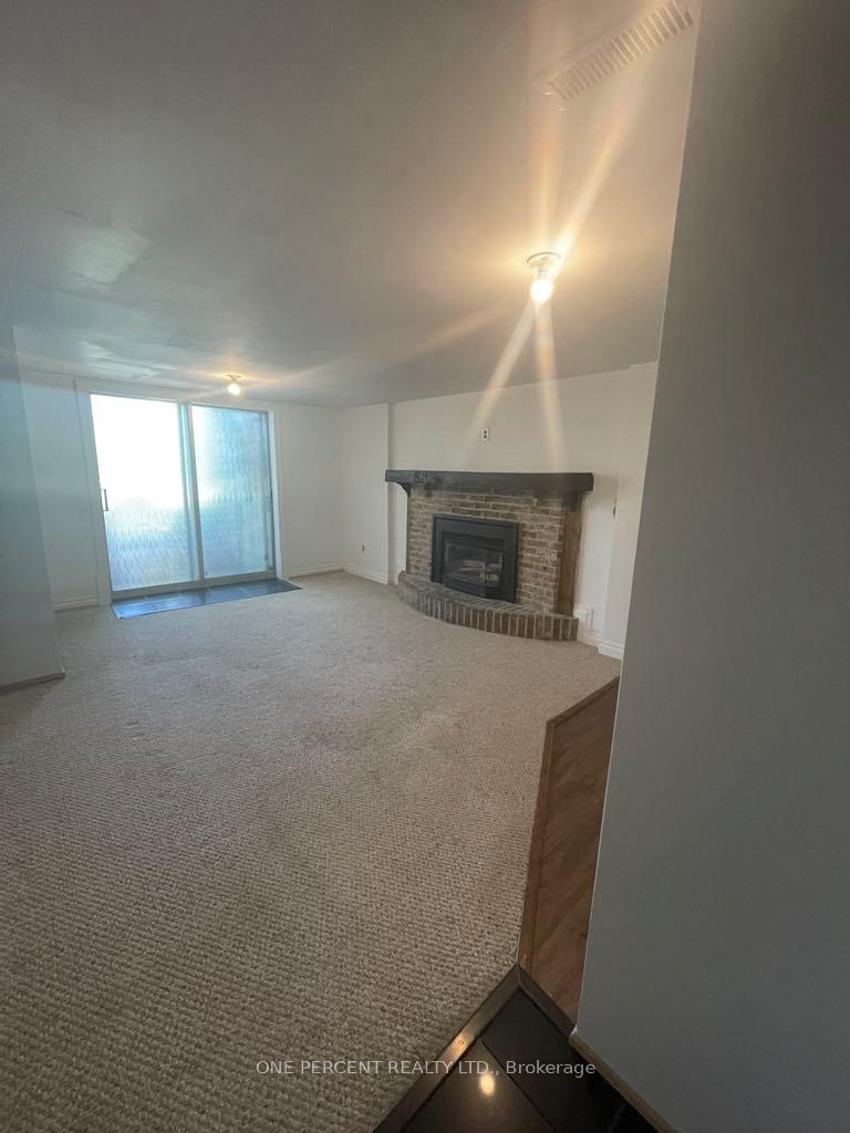 Photo 13 of 25 Chieftain Crescent, Barrie, Allandale Heights — HOMEH