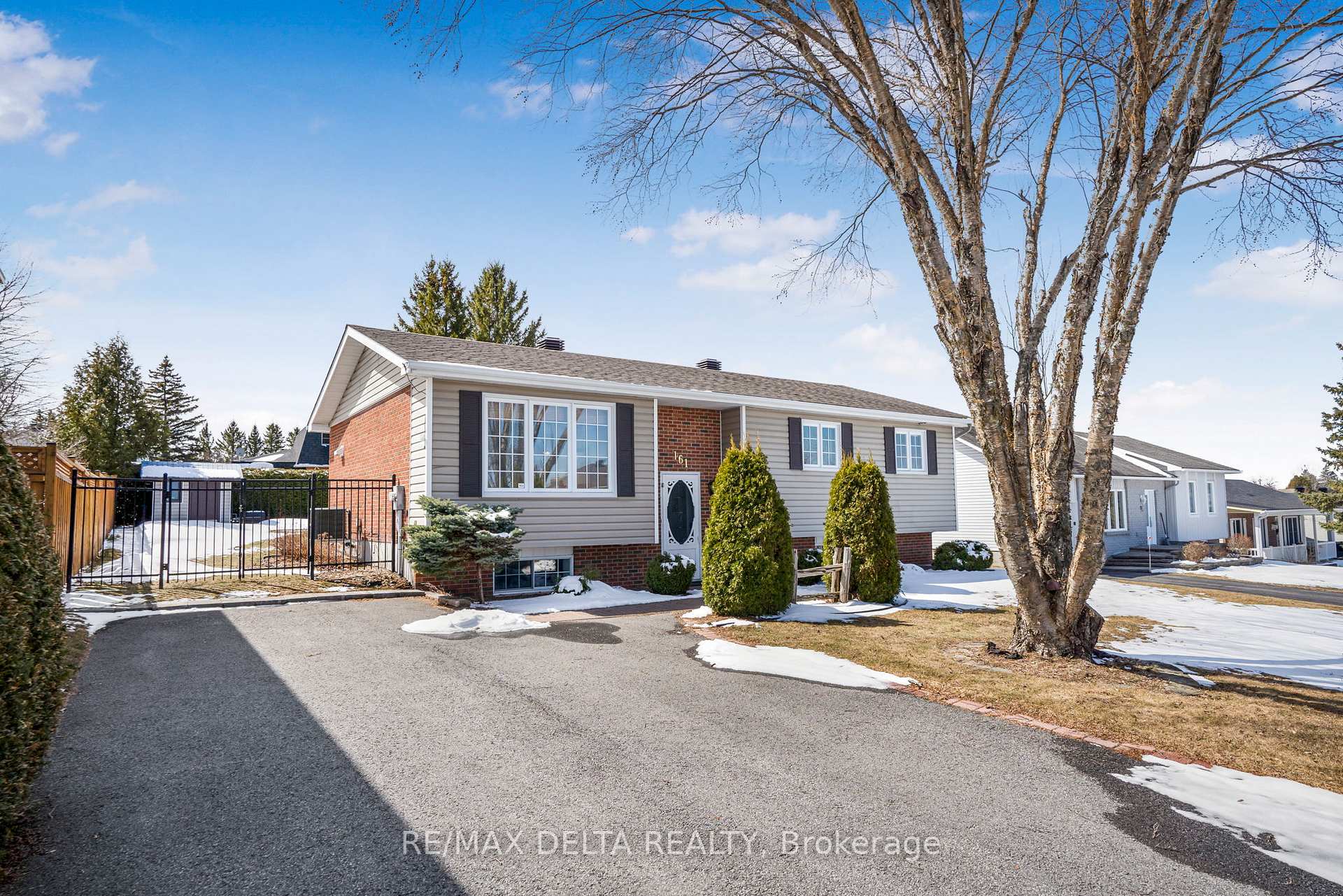 Photo 1 of 161 Home Avenue, Champlain, Vankleek Hill — HOMEH