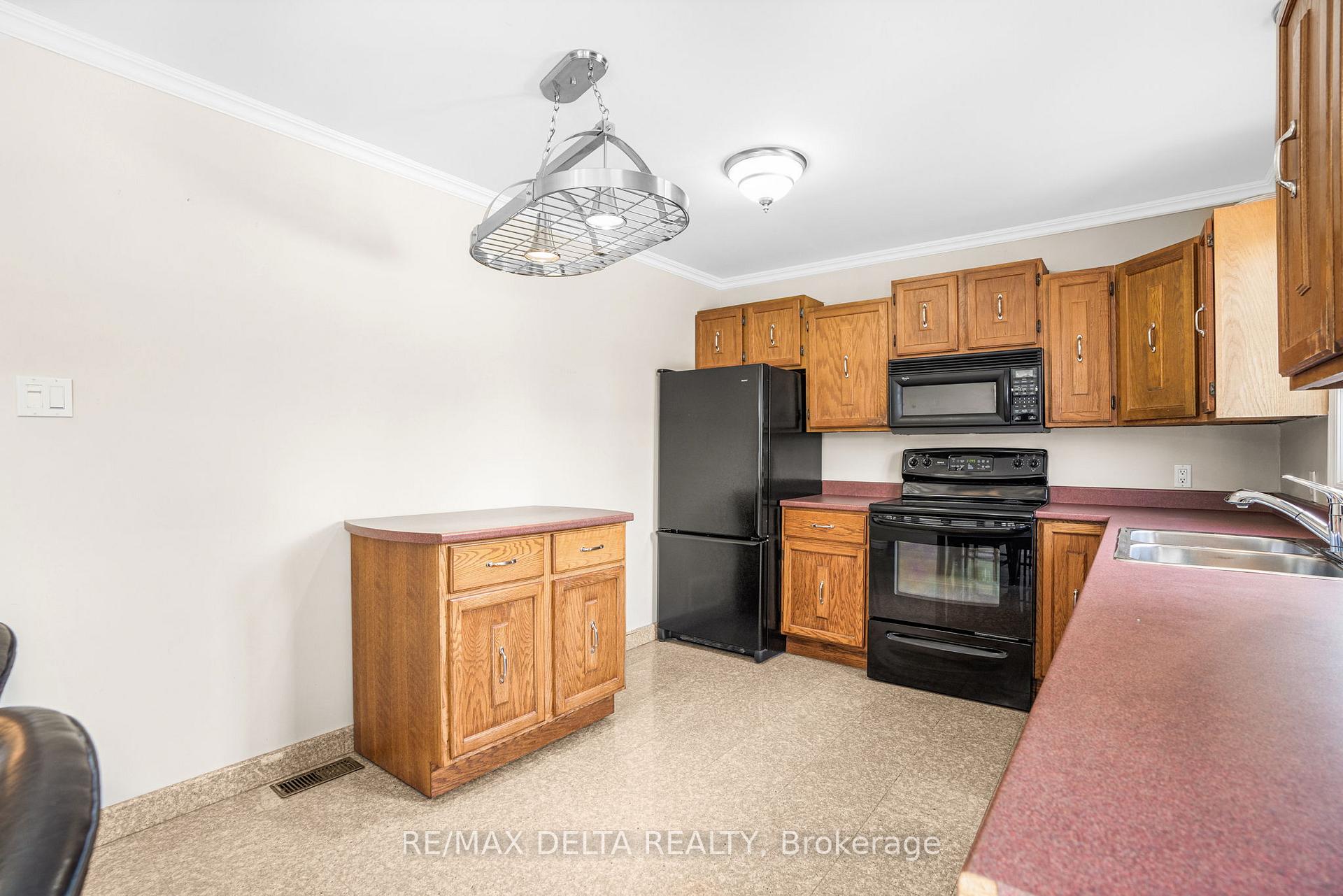 Photo 12 of 161 Home Avenue, Champlain, Vankleek Hill — HOMEH