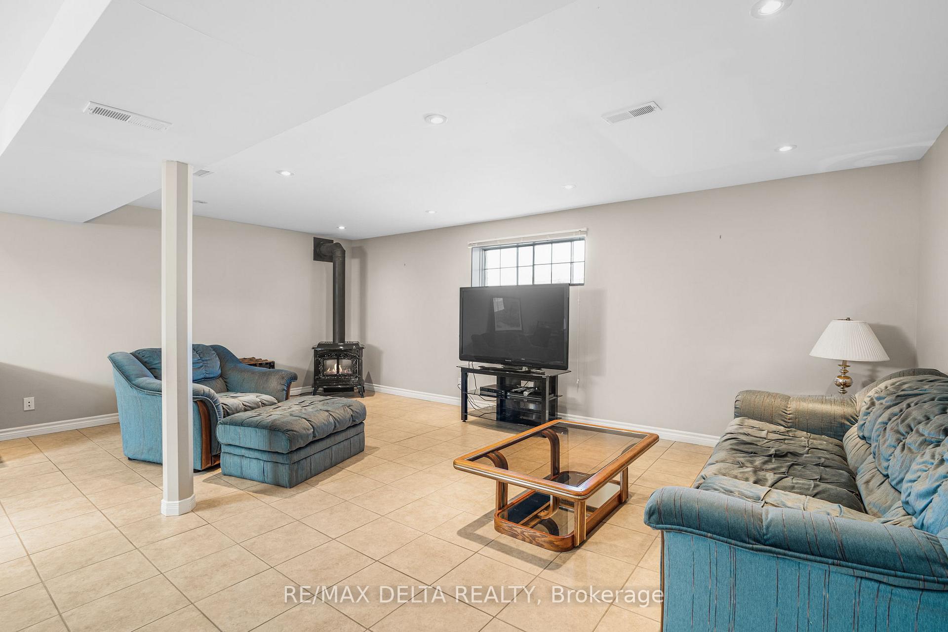 Photo 21 of 161 Home Avenue, Champlain, Vankleek Hill — HOMEH