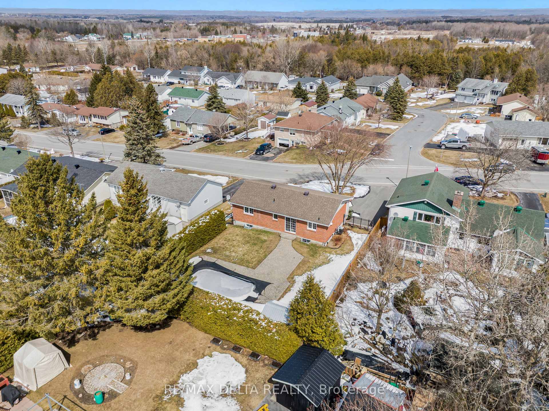 Photo 33 of 161 Home Avenue, Champlain, Vankleek Hill — HOMEH