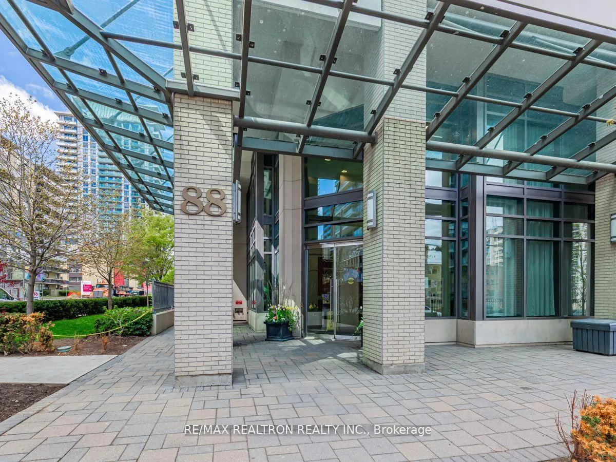 Front of Unit 404, 88 Broadway Avenue