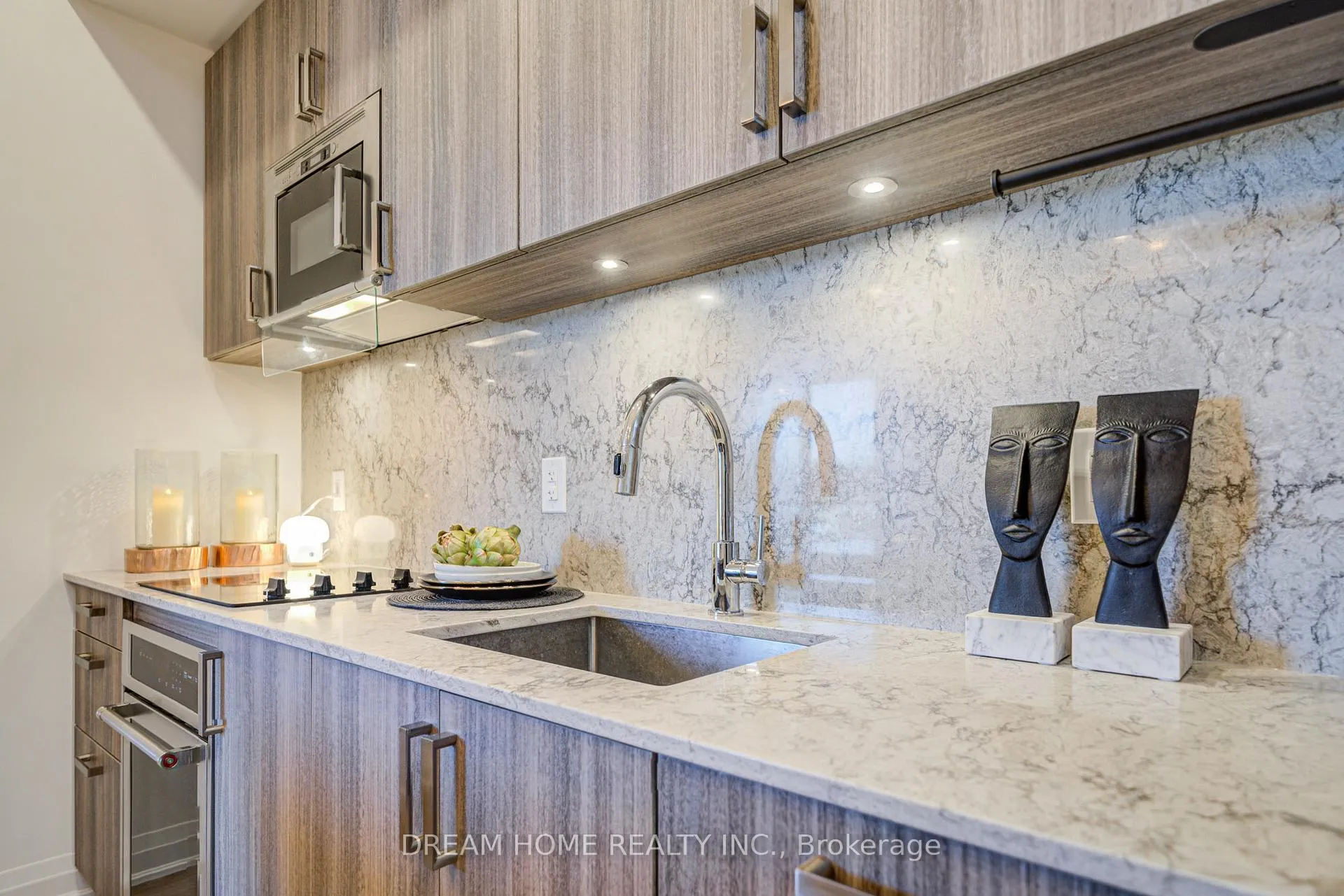 Photo 4 of Unit PH29, 280 Howland Avenue, Toronto, The Annex — HOMEH