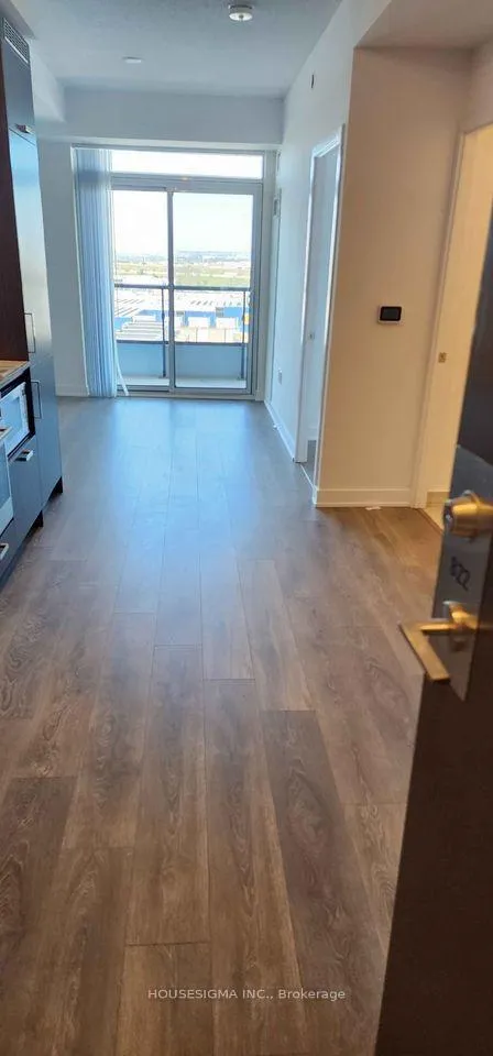 Photo 4 of Unit 822, 60 Honeycrisp Crescent S, Vaughan, Vaughan Corporate Centre — HOMEH