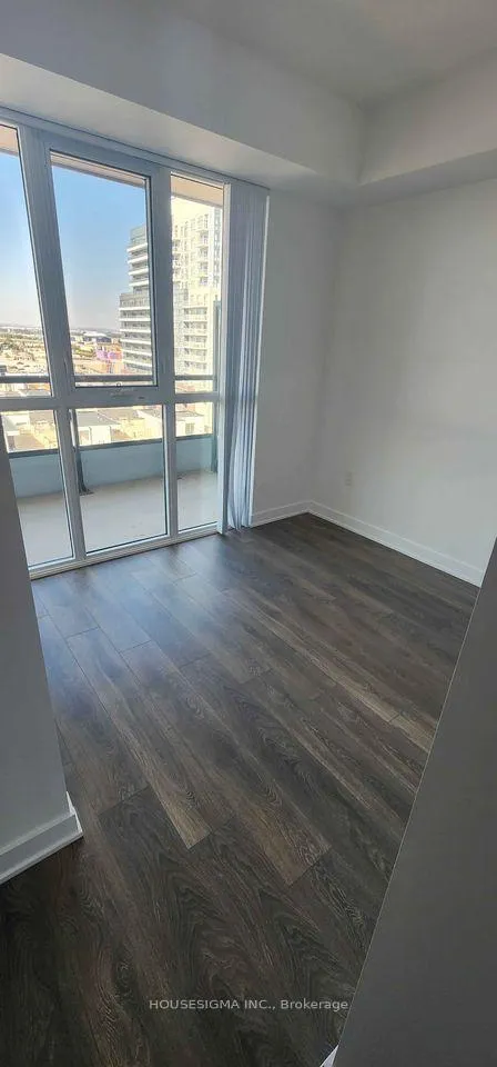 Photo 5 of Unit 822, 60 Honeycrisp Crescent S, Vaughan, Vaughan Corporate Centre — HOMEH
