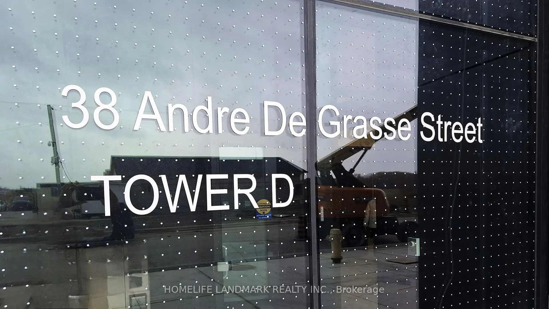 Photo 3 of Unit 416, 38 Andre de Grasse Street, Markham, Unionville — HOMEH