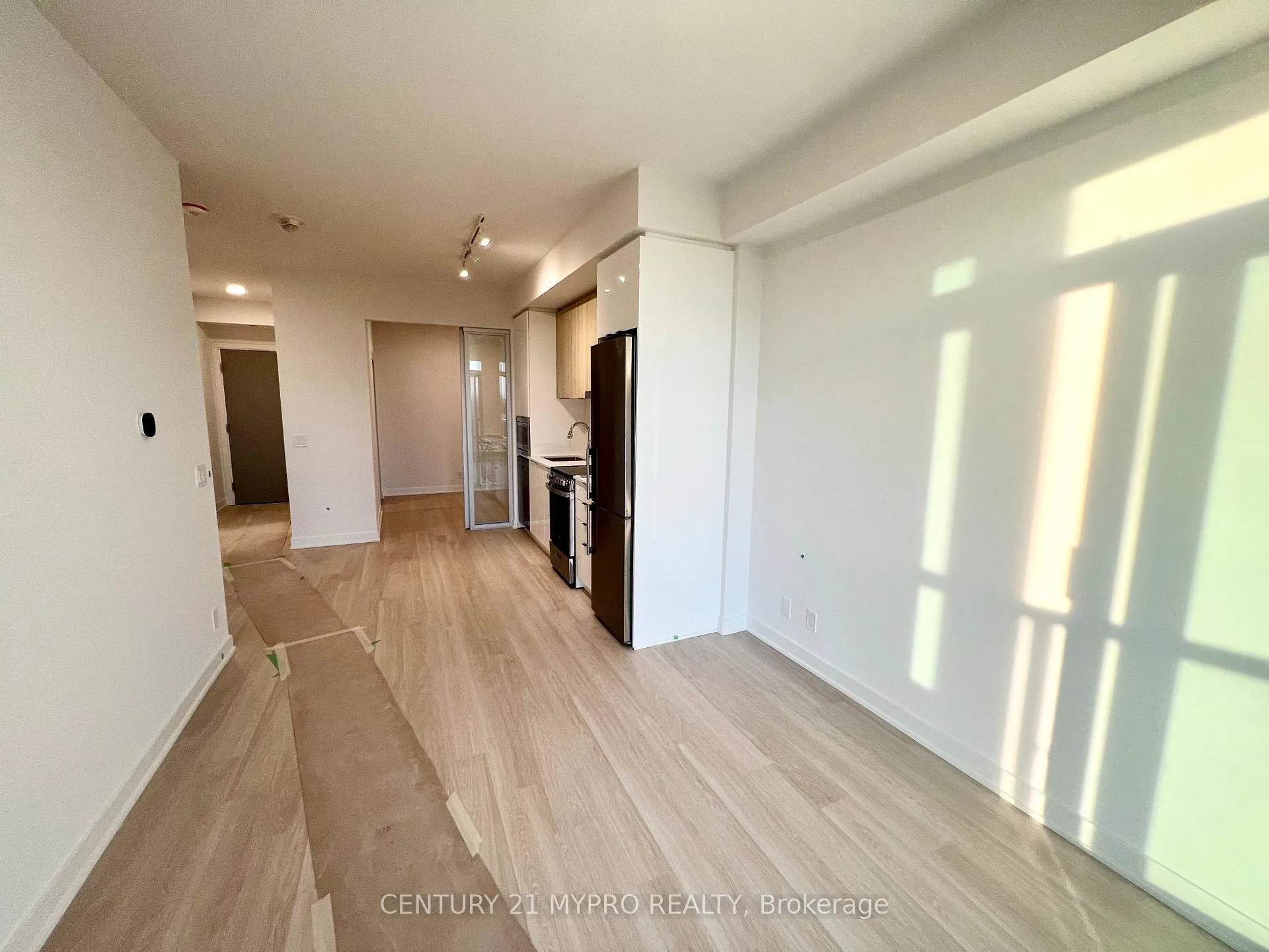 Photo 1 of Unit 804, 30 Upper Mall Way, Vaughan, Brownridge — HOMEH
