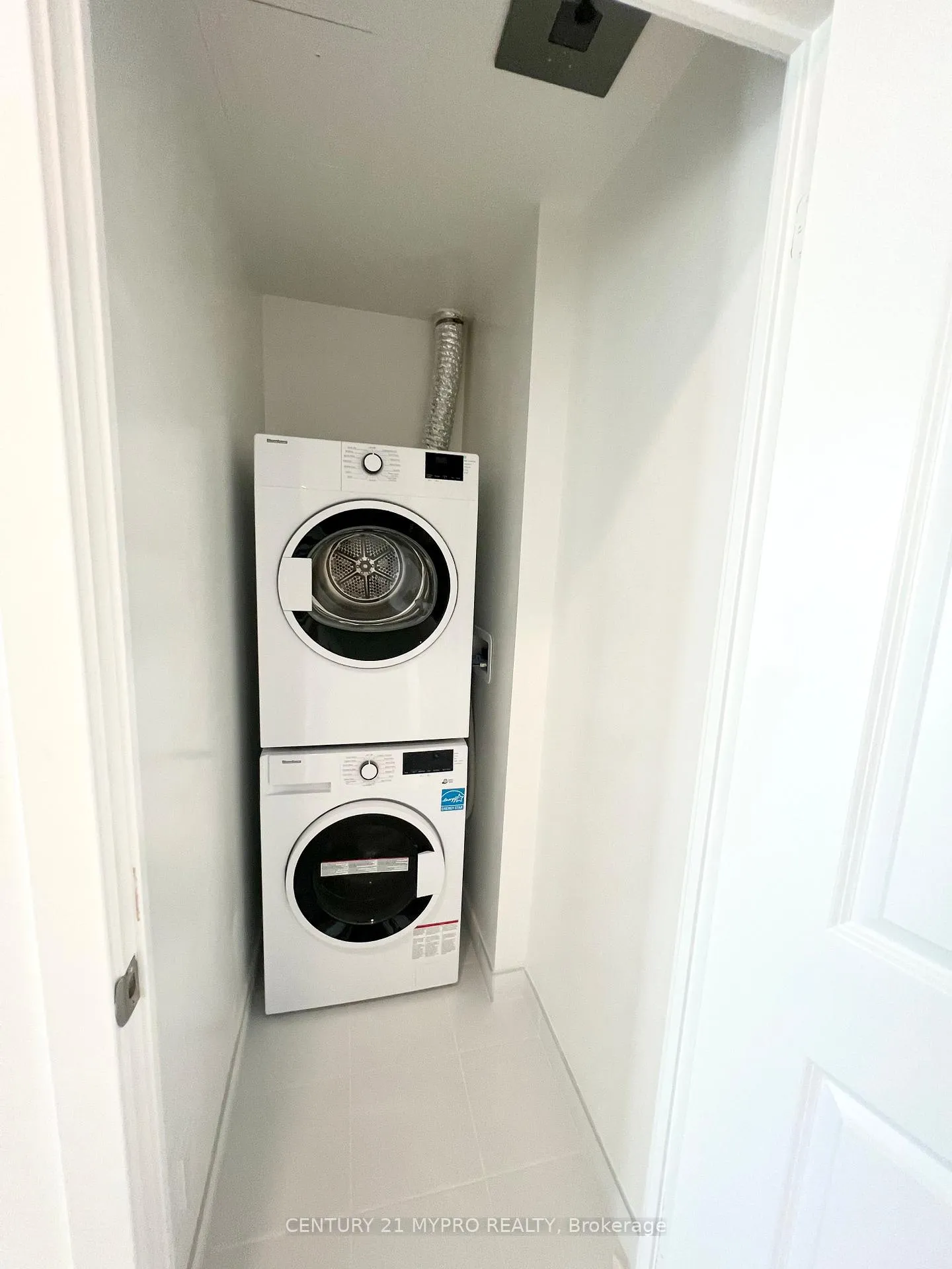 Photo 12 of Unit 804, 30 Upper Mall Way, Vaughan, Brownridge — HOMEH