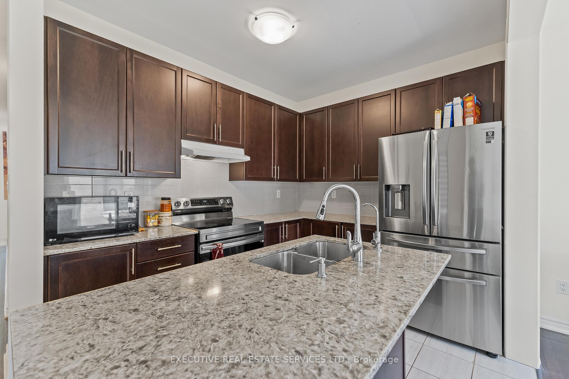 Photo 8 of 36 Truffle Court, Brampton, Northwest Brampton — HOMEH