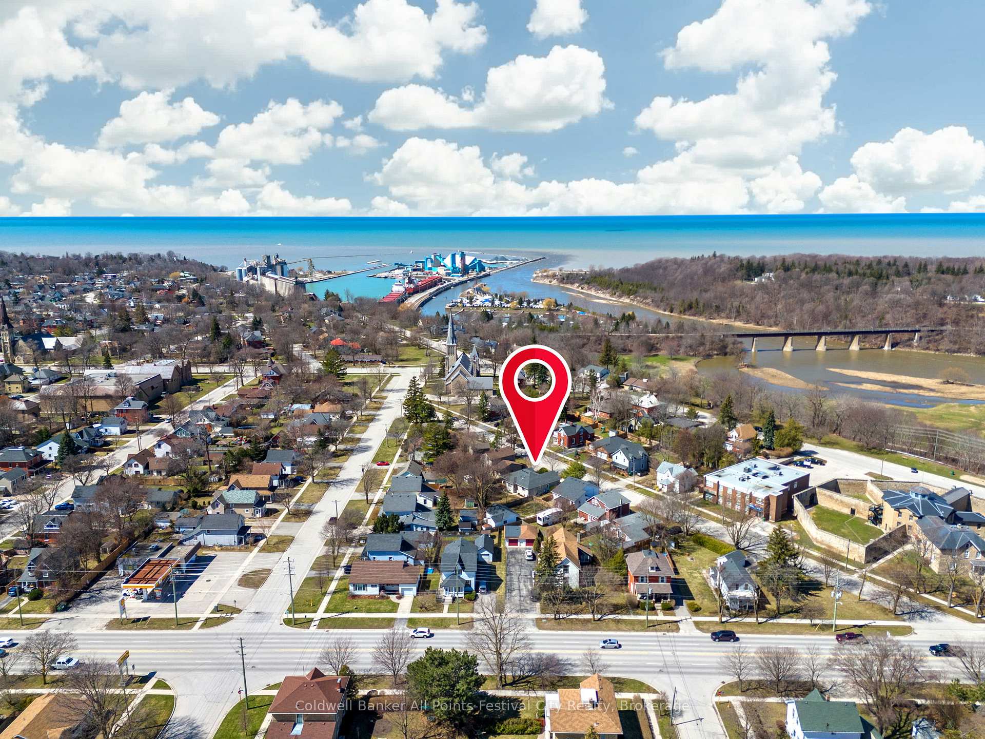 Photo 4 of 52 Napier Street, Goderich, Goderich (Town) — HOMEH