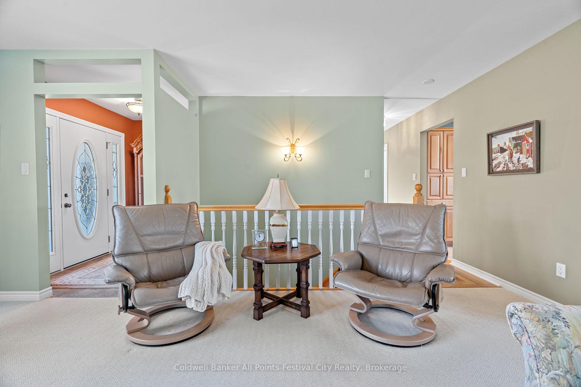 Photo 12 of 52 Napier Street, Goderich, Goderich (Town) — HOMEH