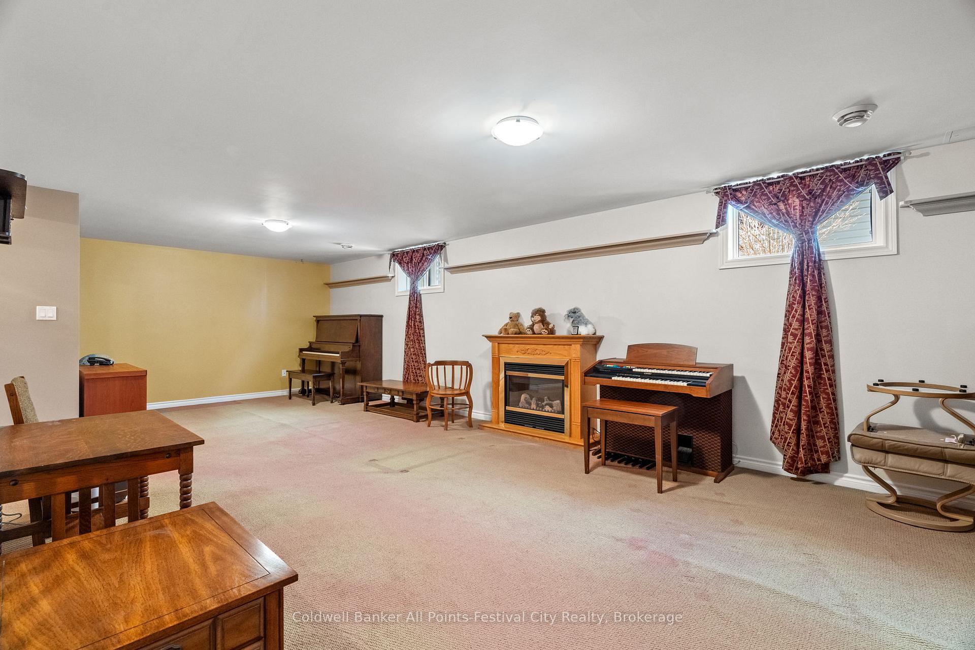 Photo 32 of 52 Napier Street, Goderich, Goderich (Town) — HOMEH