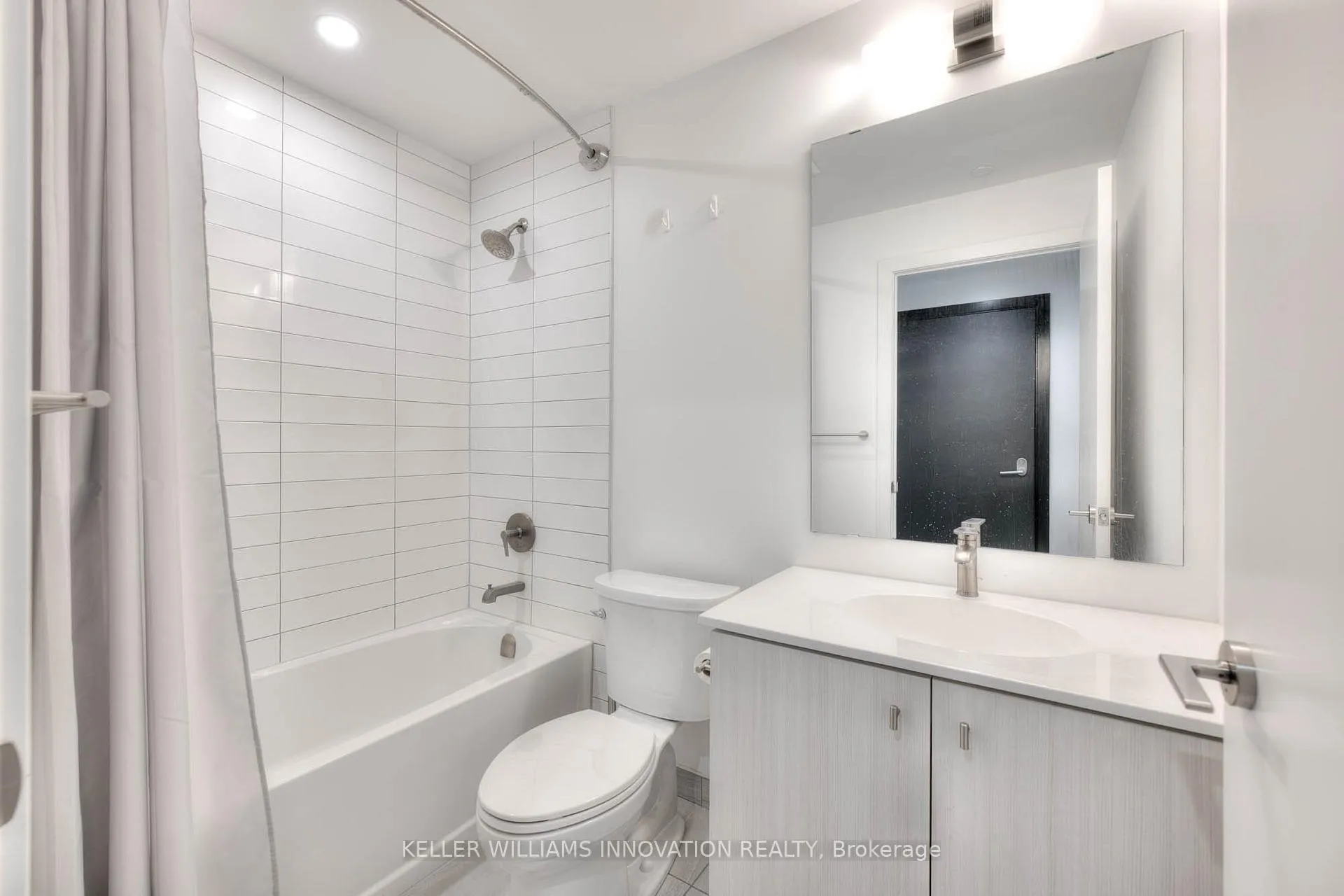 Photo 4 of Unit 1012, 5 Wellington Street S, Kitchener — HOMEH