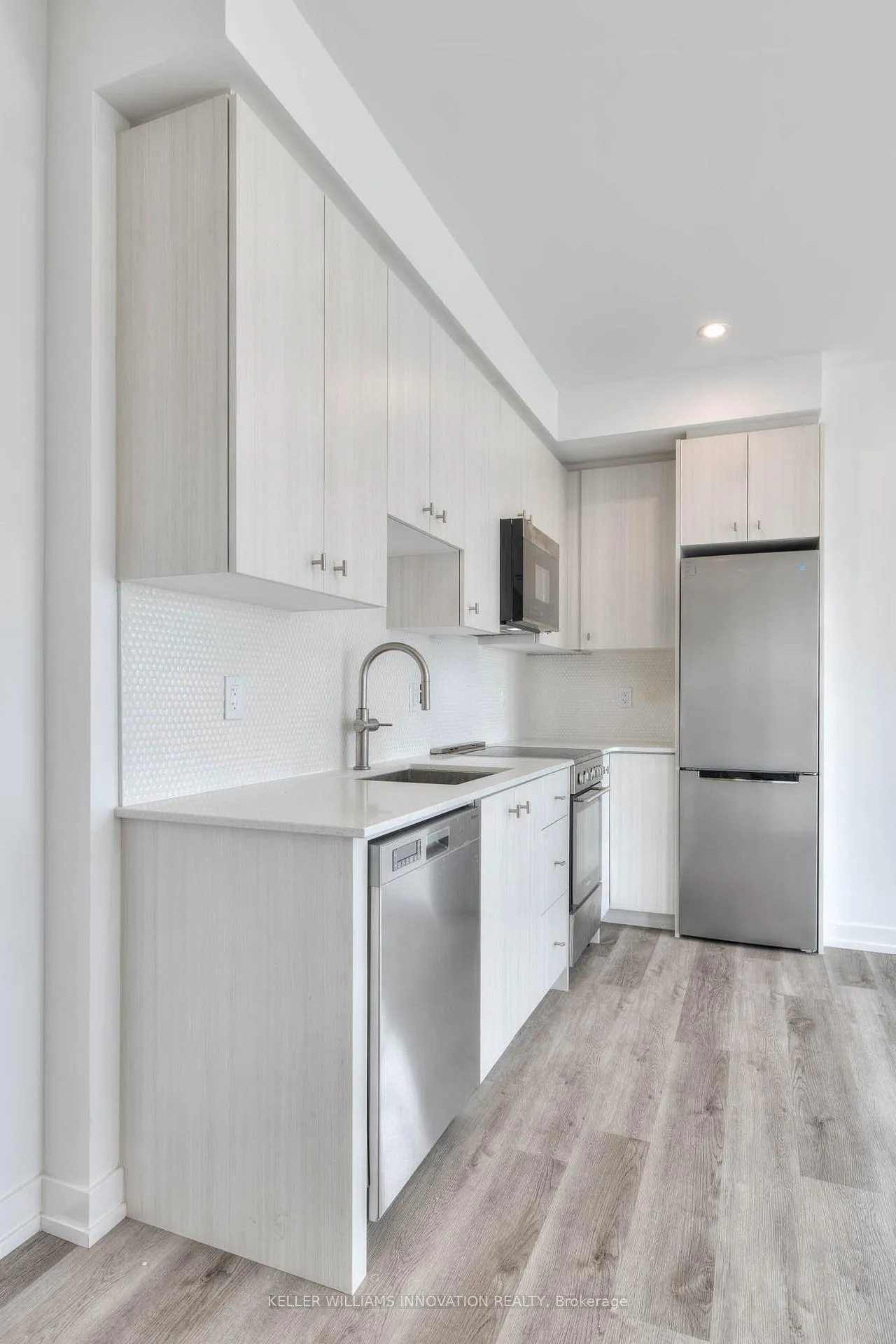Photo 10 of Unit 1012, 5 Wellington Street S, Kitchener — HOMEH