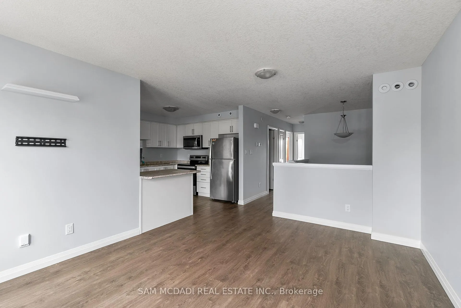 Photo 13 of Unit D8, 24 Morrison Road, Kitchener — HOMEH