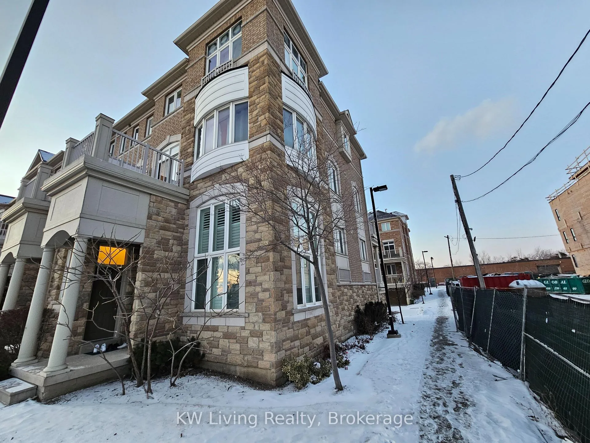 Photo 2 of 26 Comely Way, Markham, Milliken Mills East — HOMEH